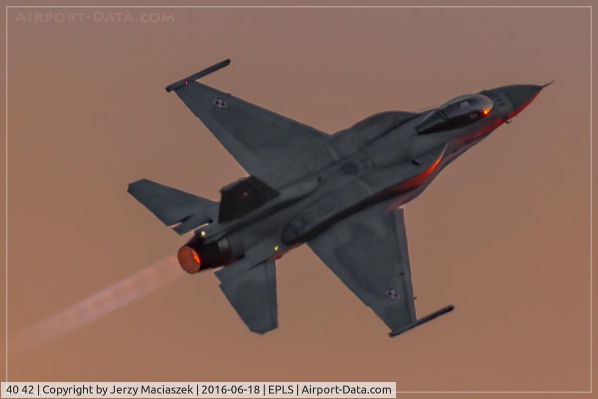 40 42, 2003 Lockheed Martin F-16C Fighting Falcon C/N JC-22, Lockhed Martin F-16CJ Fighting Falcon,