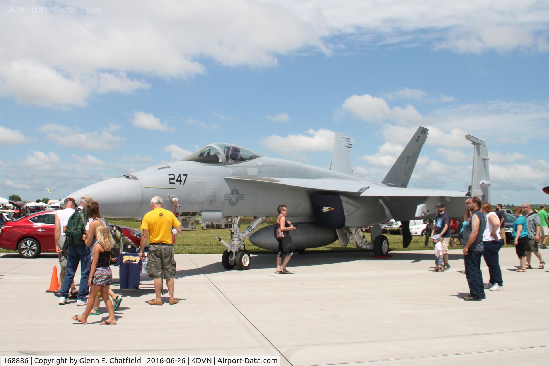 168886, Boeing F/A-18E Super Hornet C/N E263, At the Quad Cities Air Show