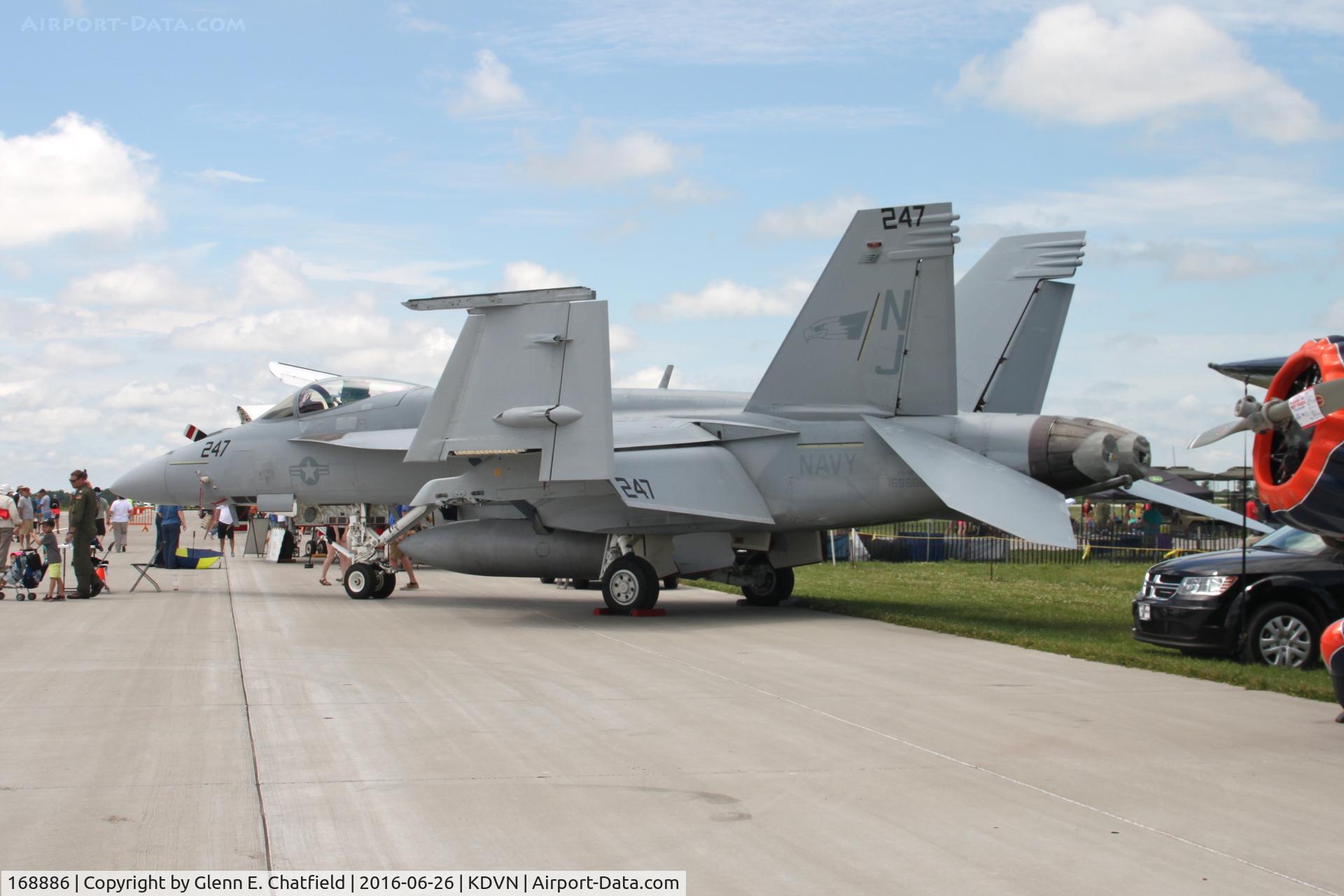 168886, Boeing F/A-18E Super Hornet C/N E263, At the Quad Cities Air Show