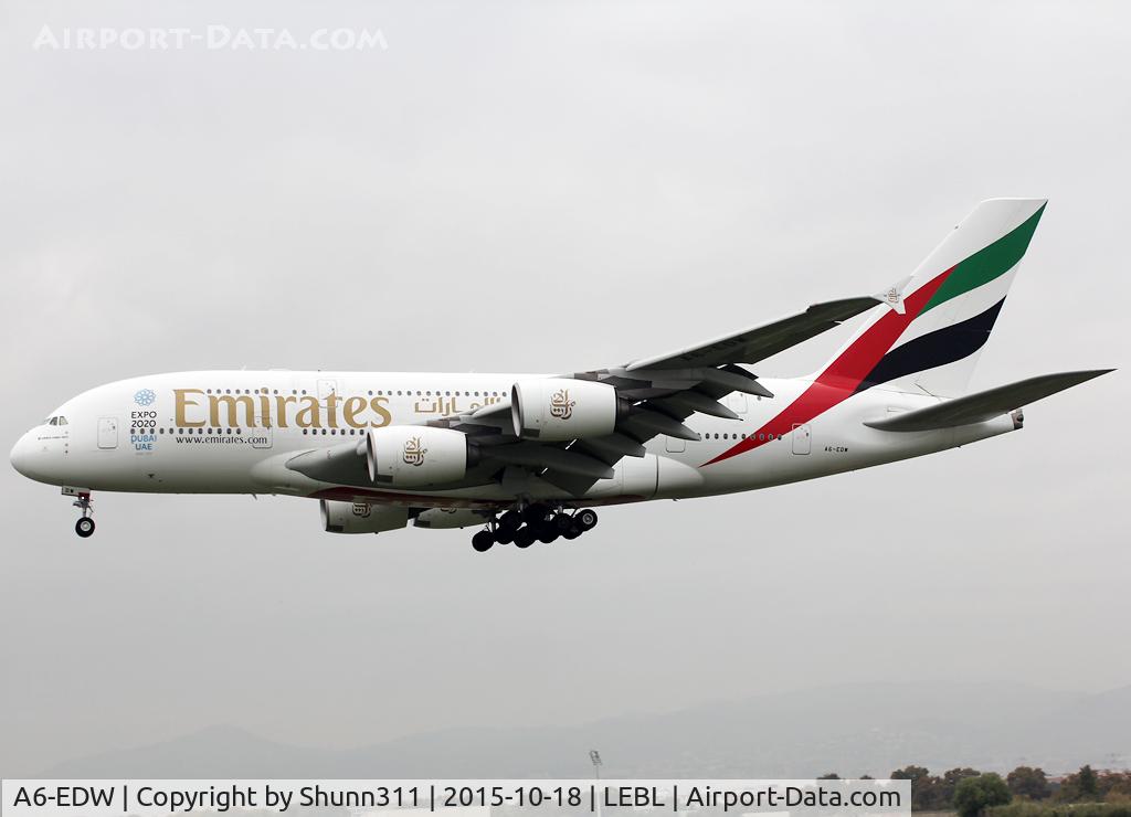 A6-EDW, 2012 Airbus A380-861 C/N 103, Landing rwy 25R with additional England Rugby 2015 patch