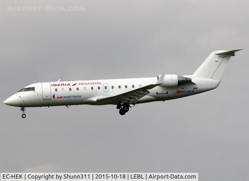 EC-HEK, 1999 Canadair CRJ-200ER (CL-600-2B19) C/N 7320, Landing rwy 25R