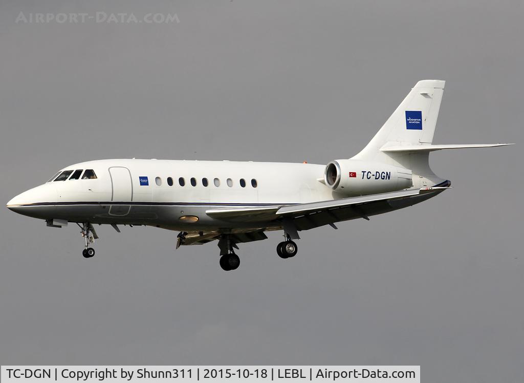 TC-DGN, 2007 Dassault Falcon 2000EX C/N 104, Landing rwy 25R