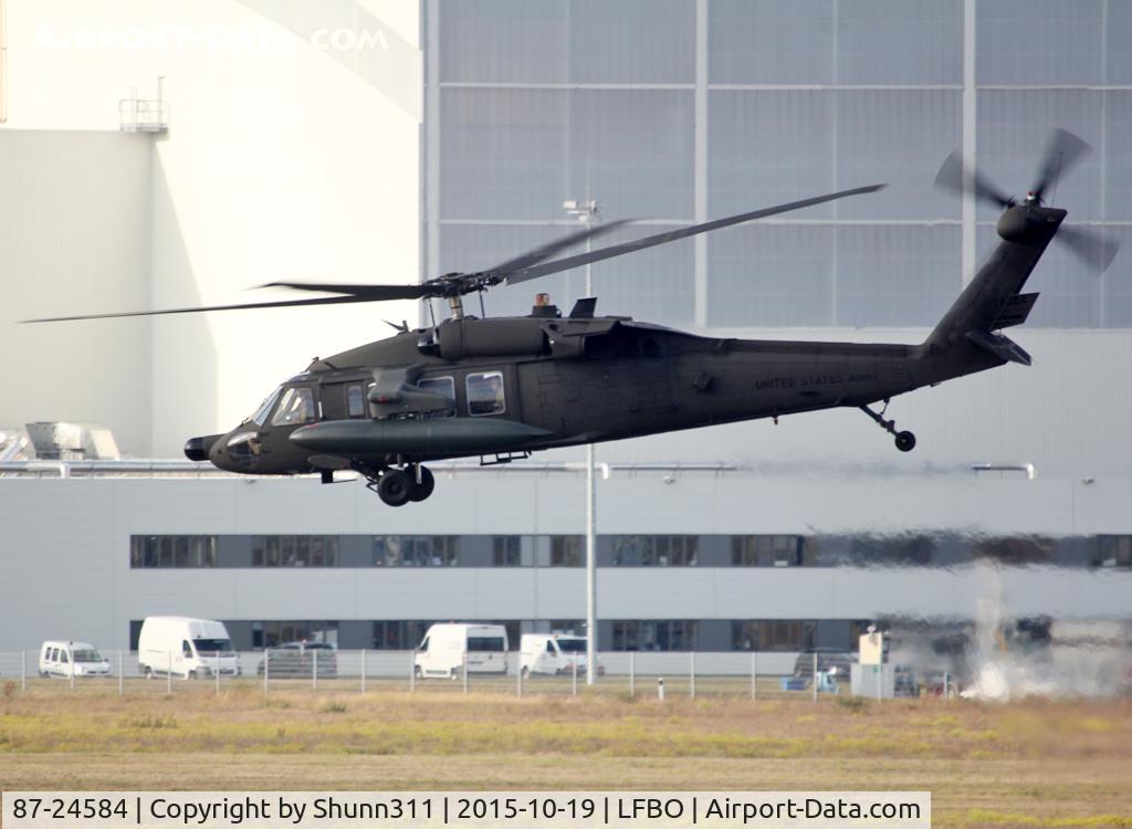 87-24584, Sikorsky UH-60A+ Black Hawk C/N 70-1090, Ready for departure...