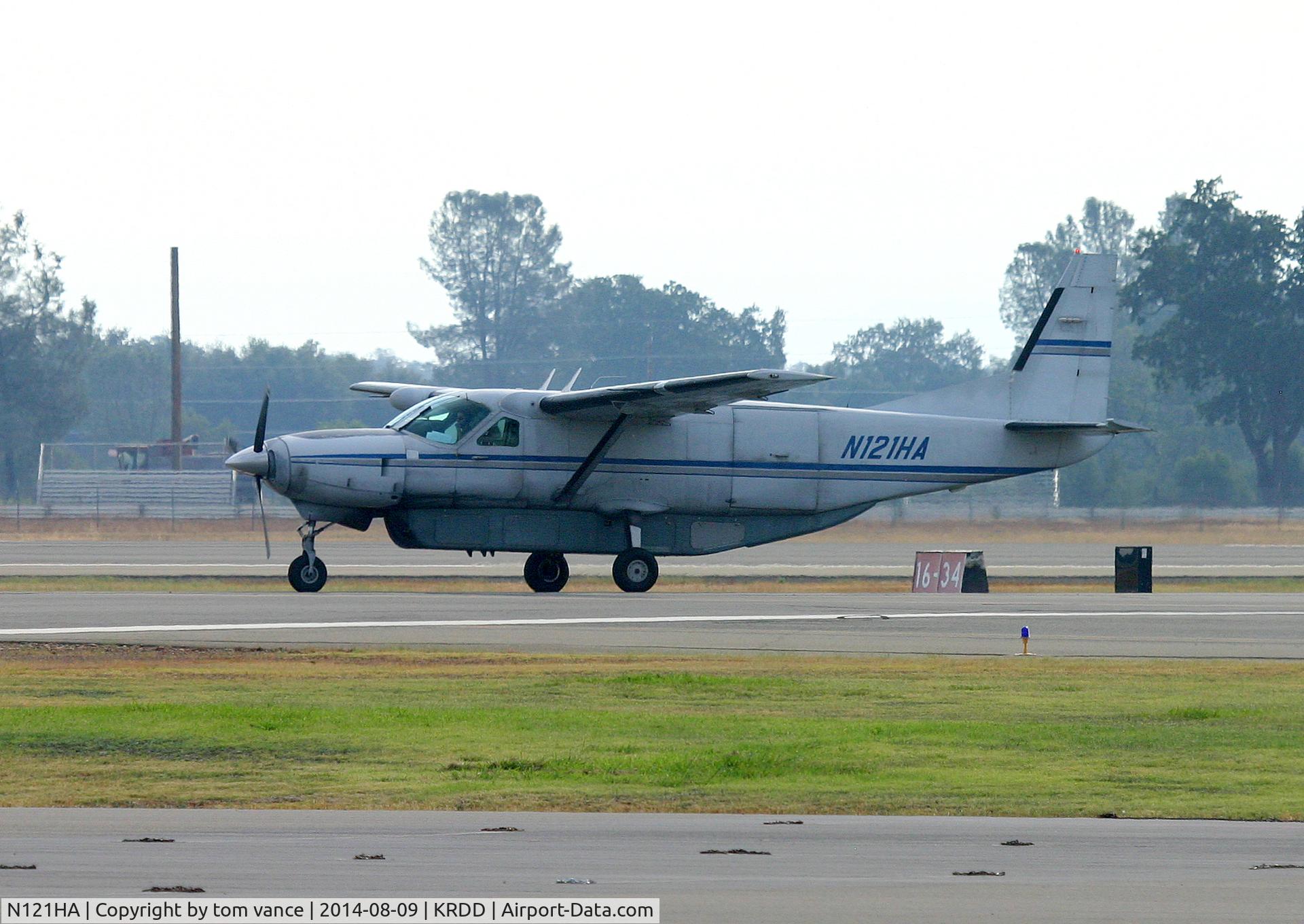 N121HA, 1988 Cessna 208B Grand Caravan C/N 208B0069, Package express arriving at Redding CA