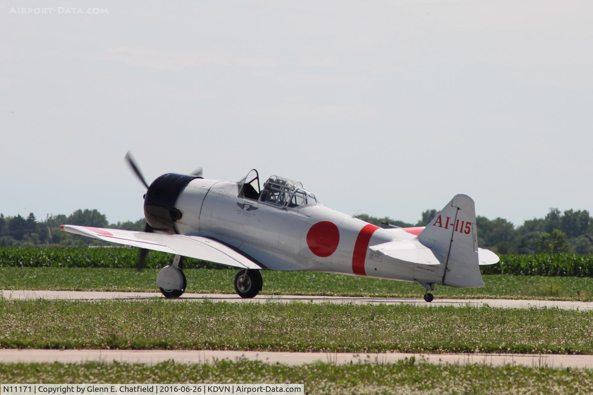 N11171, 1942 North American AT-6B Texan C/N 84-7800, At the Quad Cities Air Show