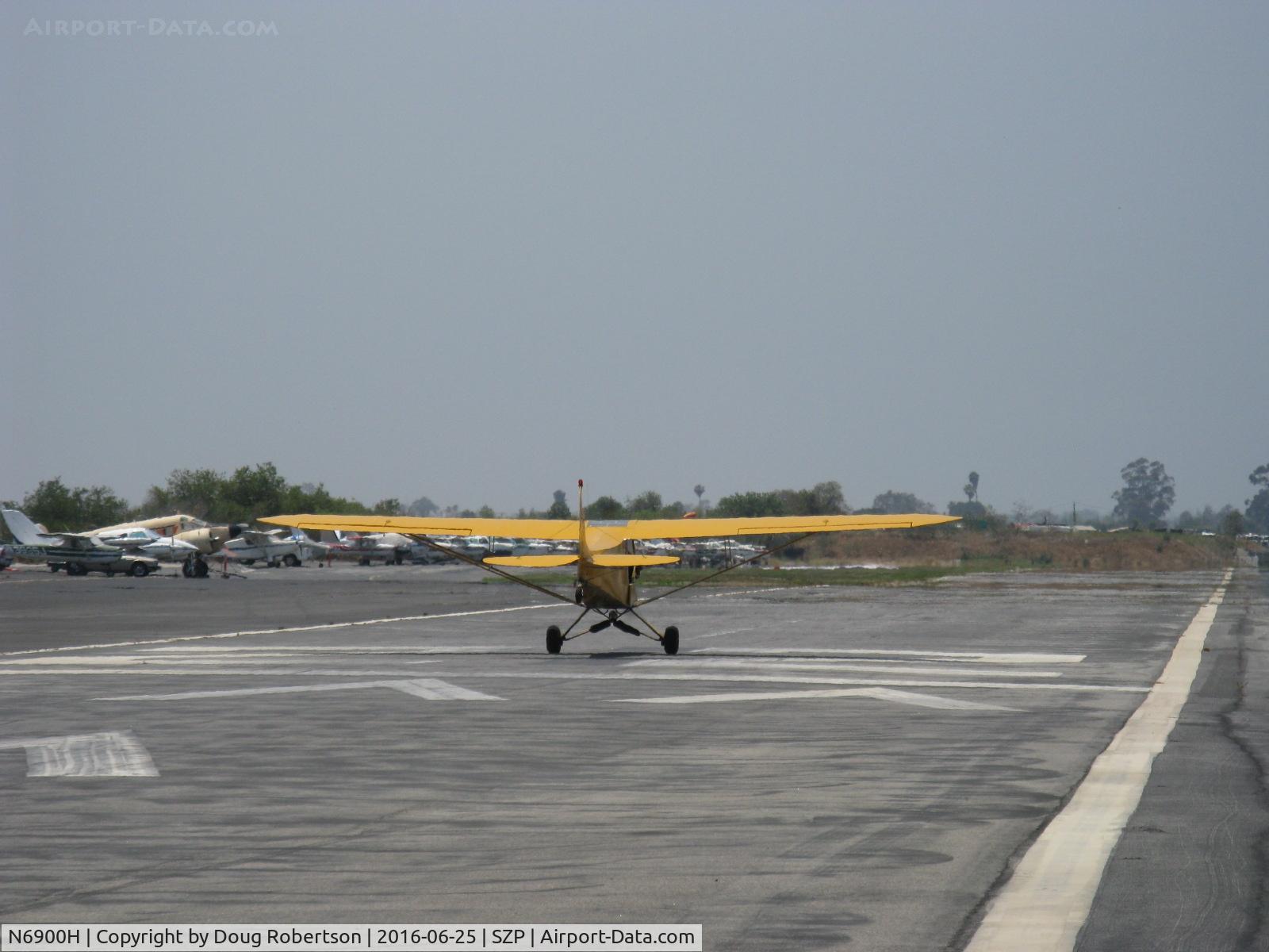 N6900H, 1946 Piper J3C-65 Cub Cub C/N 20129, 1946 Piper J3C-65 CUB, Lycoming O-290 135 Hp upgrade, takeoff roll Rwy 22