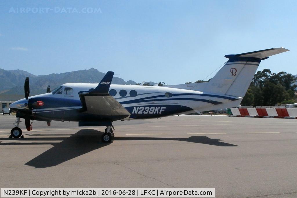 N239KF, 2015 Beechcraft B200GT King Air C/N BY-239, Parked