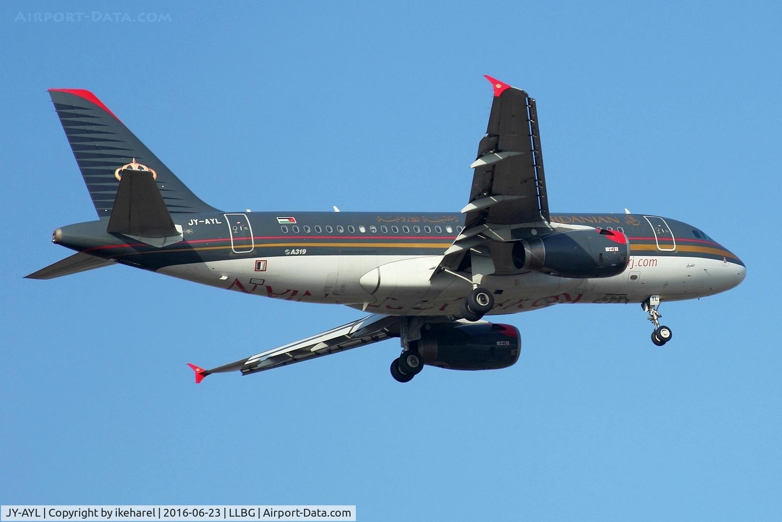JY-AYL, 2008 Airbus A319-132 C/N 3428, Maneuvering towards final approach to land on runway 30, after a 26 minutes flight duration from Amman, Jordan.