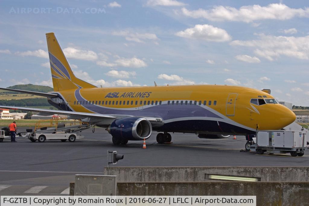 F-GZTB, 1999 Boeing 737-33V C/N 29336, Parked