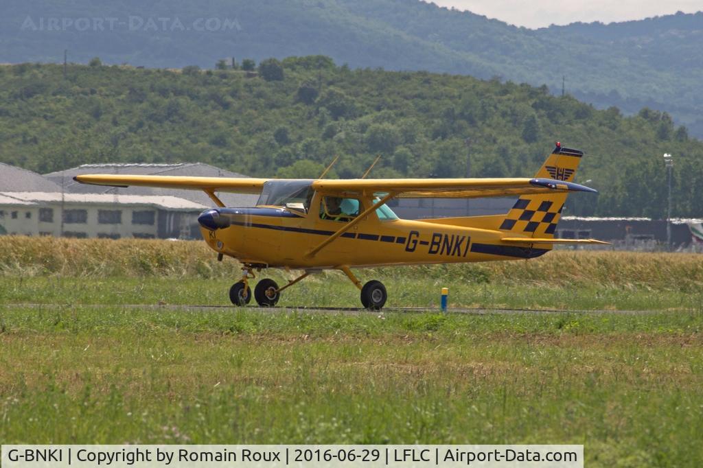 G-BNKI, 1978 Cessna 152 C/N 152-81765, Taxiing