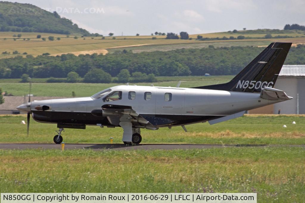 N850GG, 2008 Socata TBM-700 (850) C/N 479, Taxiing