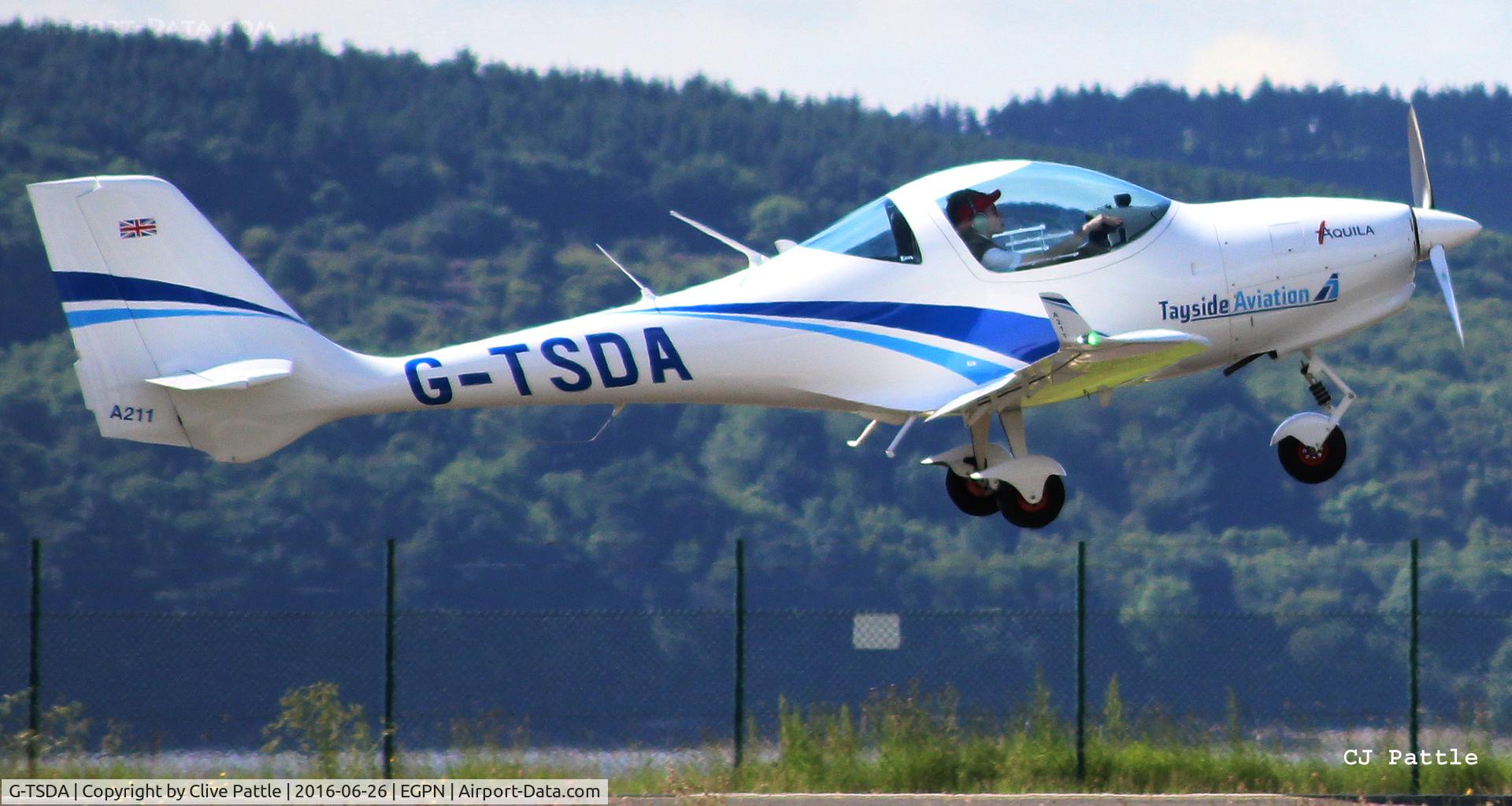 G-TSDA, 2015 Aquila AT01-100A C/N AT01-100A-329, Take off from the riverside at Dundee EGPN
