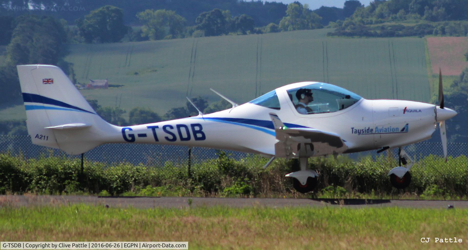 G-TSDB, 2015 Aquila AT01-100A C/N AT01-100A-330, In action at Dundee EGPN