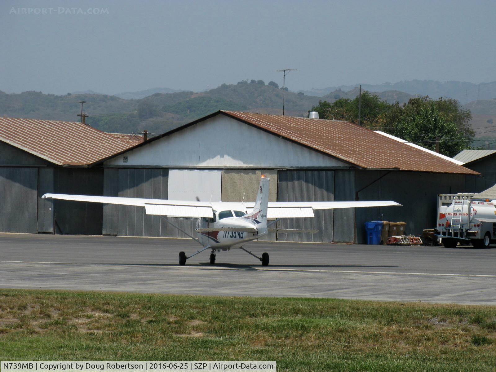 N739MB, 1978 Cessna 172N C/N 17270641, 1978 Cessna 172N SKYHAWK, Lycoming O-320-H2AD 160 Hp, taxi off the active