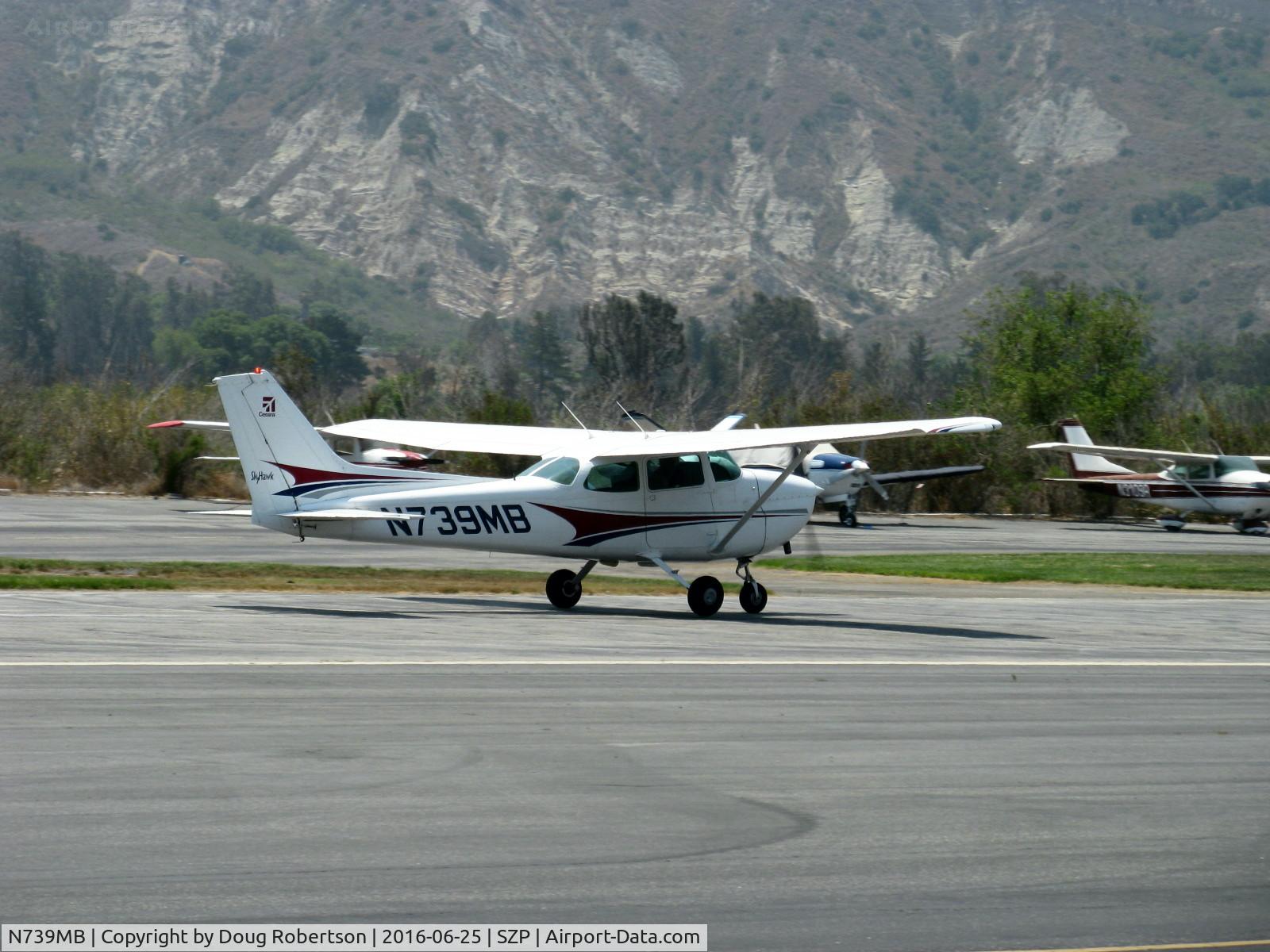 N739MB, 1978 Cessna 172N C/N 17270641, 1978 Cessna 172N SKYHAWK, Lycoming O-320-H2AD 160 Hp, takeoff roll Rwy 22