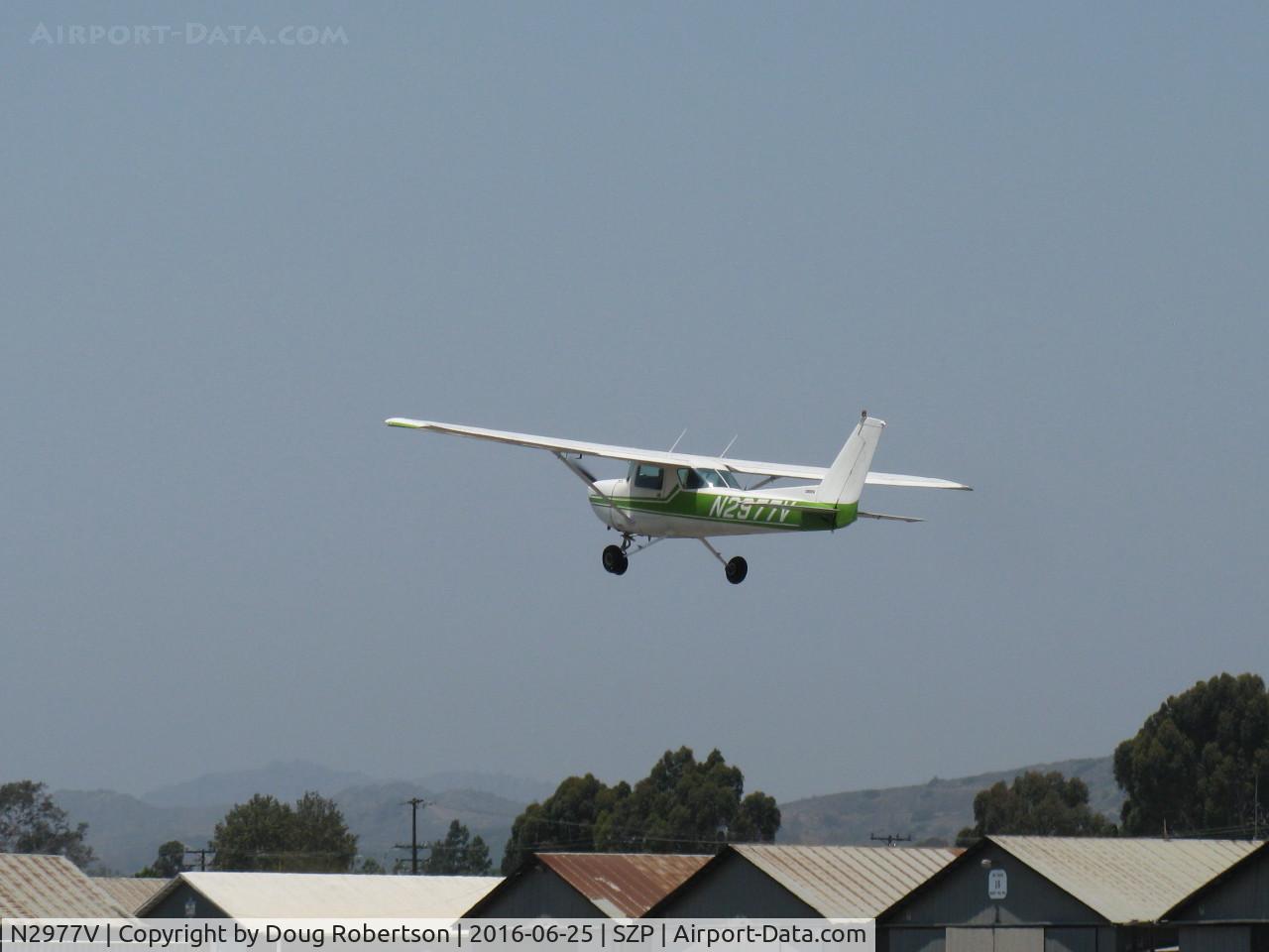 N2977V, 1974 Cessna 150M C/N 15076340, 1974 Cessna 150M, Continental O-200 100 Hp, takeoff climb Rwy 22
