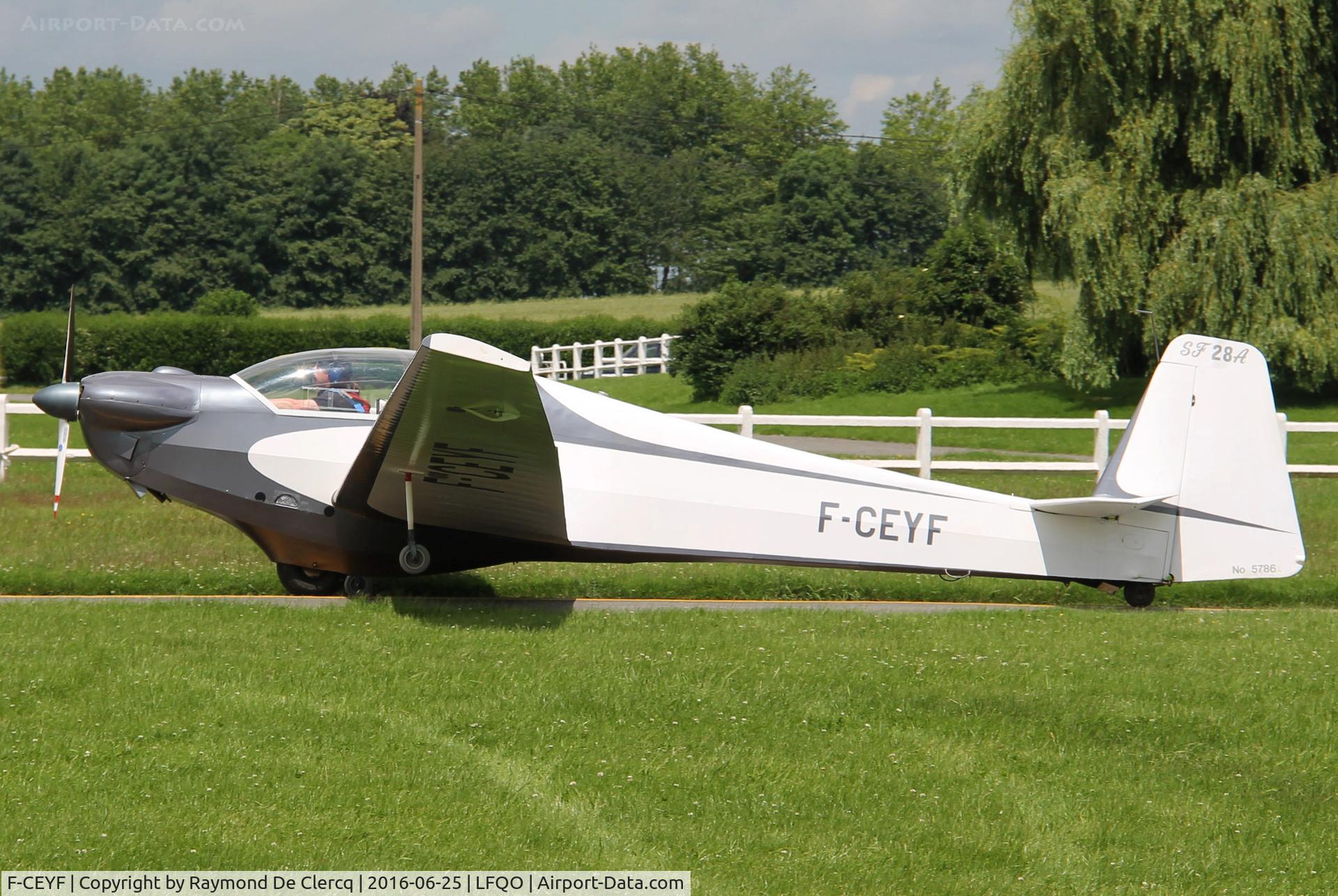 F-CEYF, Scheibe SF-28A Tandem Falke C/N 5786, At Lille-Bondues.