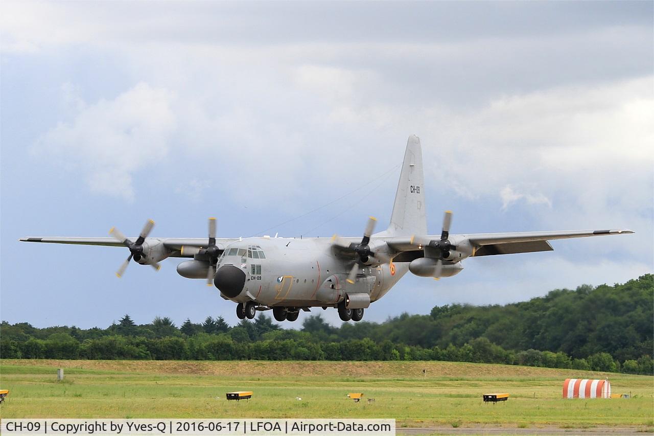 CH-09, 1973 Lockheed C-130H Hercules C/N 382-4479, Belgian Air Force Lockheed C-130H Hercules, Landing rwy 24, Avord Air Base 702 (LFOA) Open day 2016