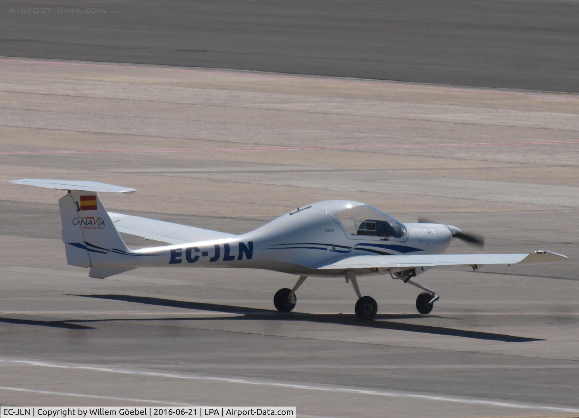 EC-JLN, Diamond DA-20A-1 Katana C/N C05990, Taxi to the runway for take off