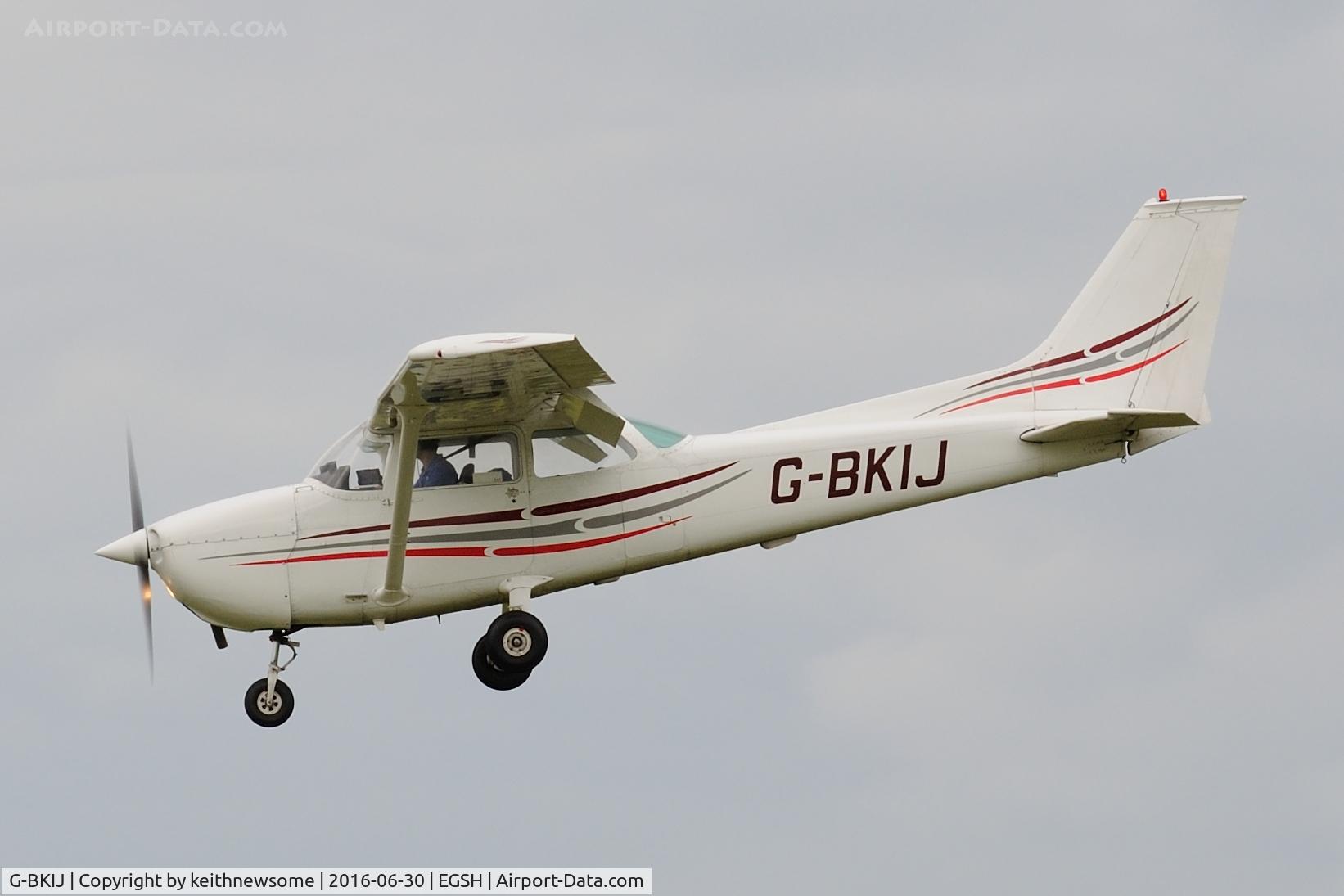 G-BKIJ, 1972 Reims F172M Skyhawk Skyhawk C/N 0920, Evening Landing.
