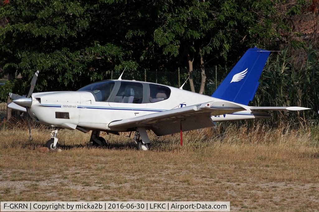 F-GKRN, Socata TB-21 TC Trinidad C/N 520, Parked