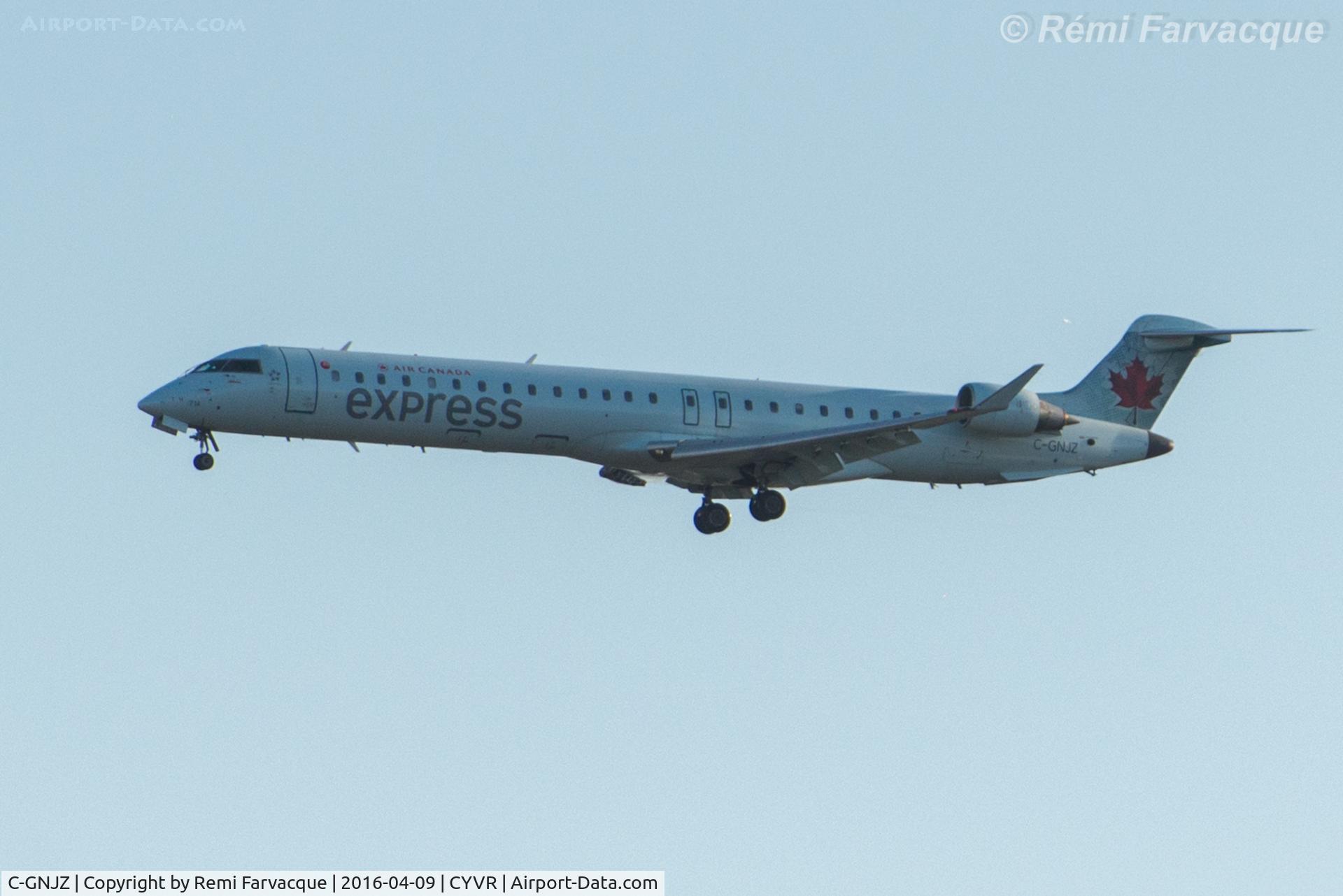 C-GNJZ, 2005 Canadair CRJ-705ER (CL-600-2D15) Regional Jet C/N 15052, Westerly landing on to south runway
