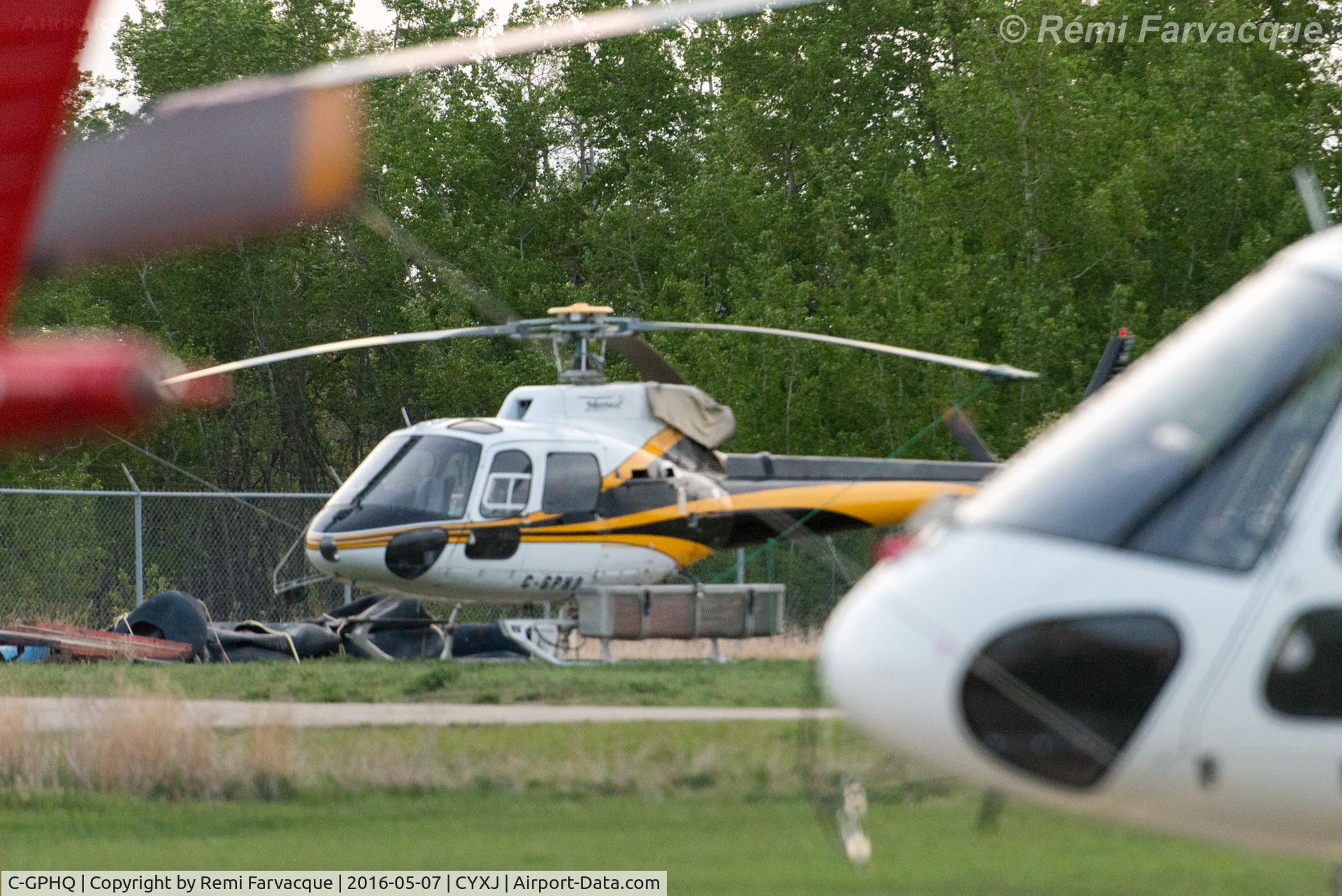 C-GPHQ, 1987 Aerospatiale AS-350B-2 Ecureuil C/N 2017, Parked for the night fighting forest fires