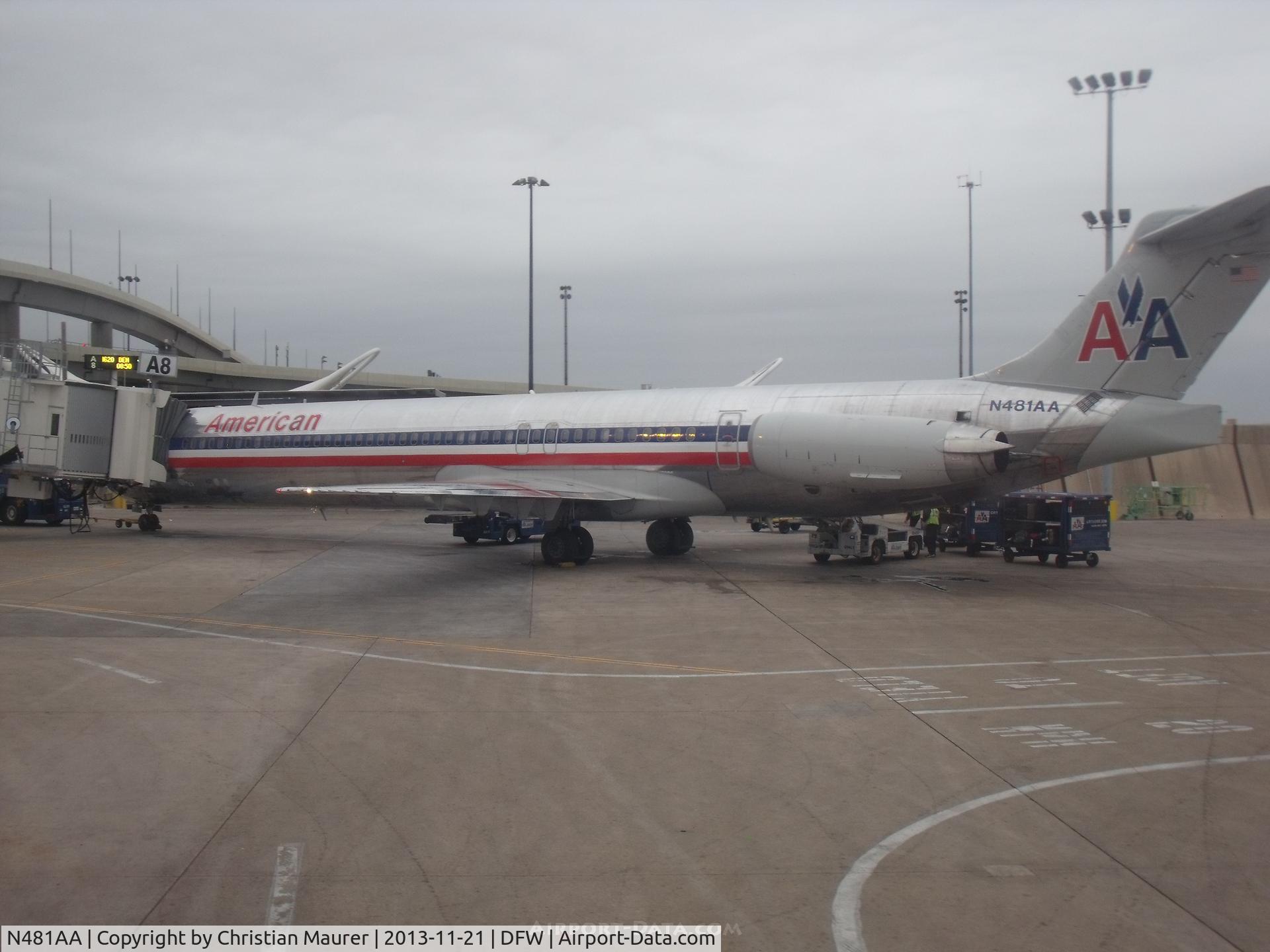 N481AA, 1988 McDonnell Douglas MD-82 (DC-9-82) C/N 49656, American MD-82