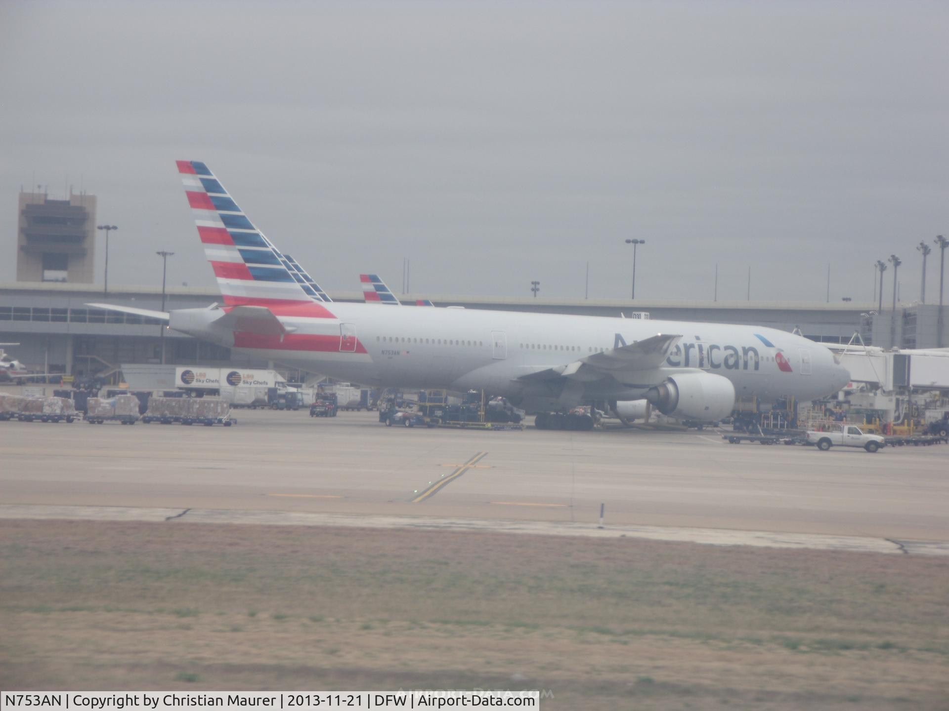 N753AN, 2001 Boeing 777-223 C/N 30261, American 777-223