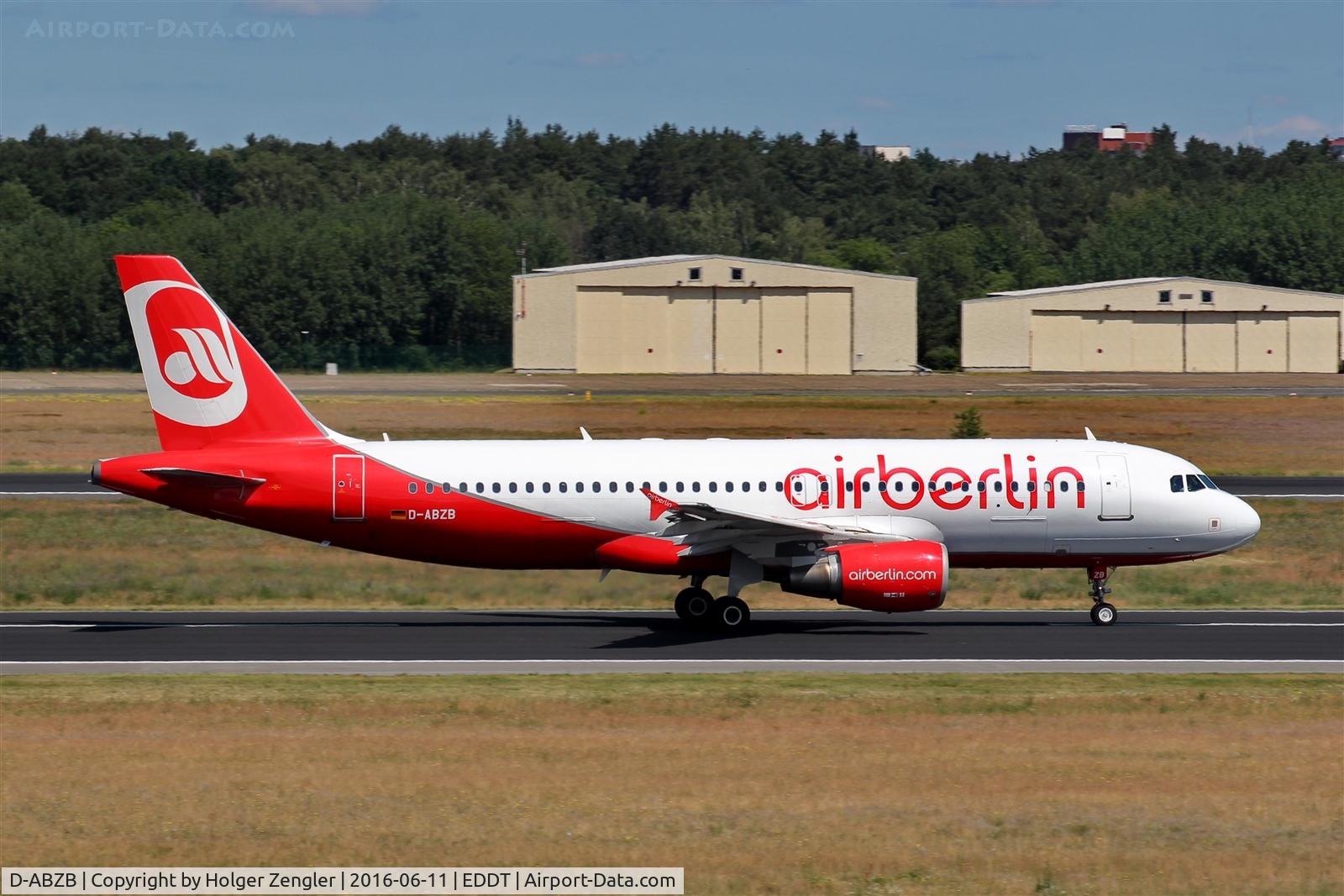 D-ABZB, 2008 Airbus A320-216 C/N 3515, Leaving shuttle to FRA.....