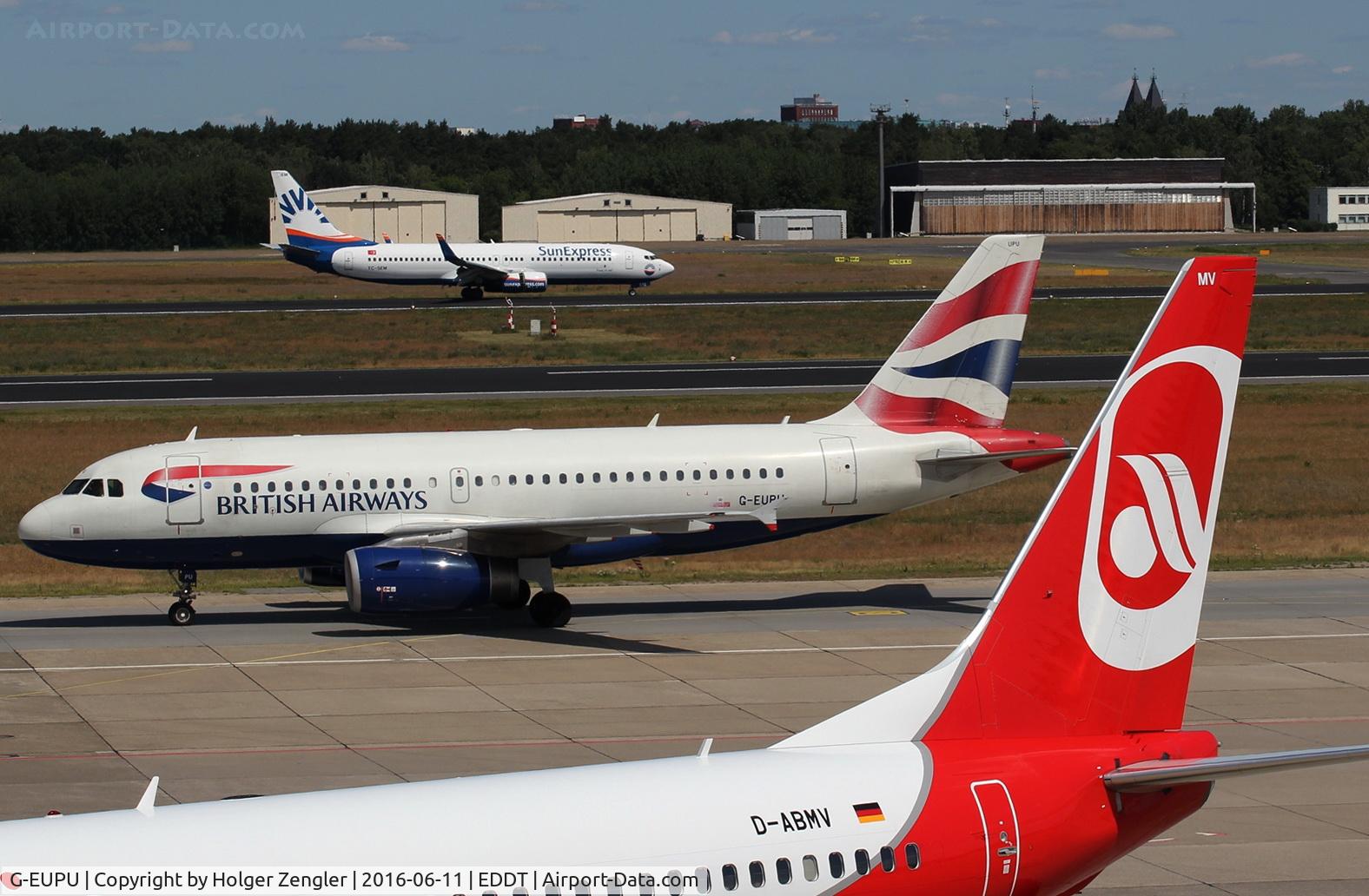G-EUPU, 2000 Airbus A319-131 C/N 1384, Three on a pic.....