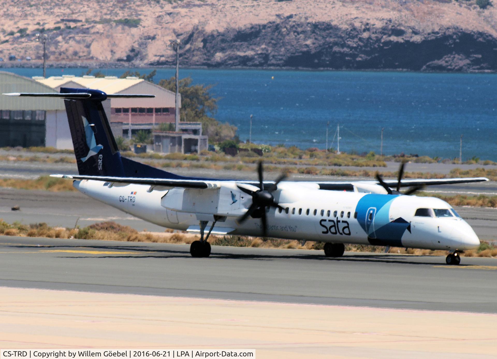 CS-TRD, 2009 De Havilland Canada DHC-8-402 Dash 8 C/N 4291, Taxi to the runway of Las Palmas Airport