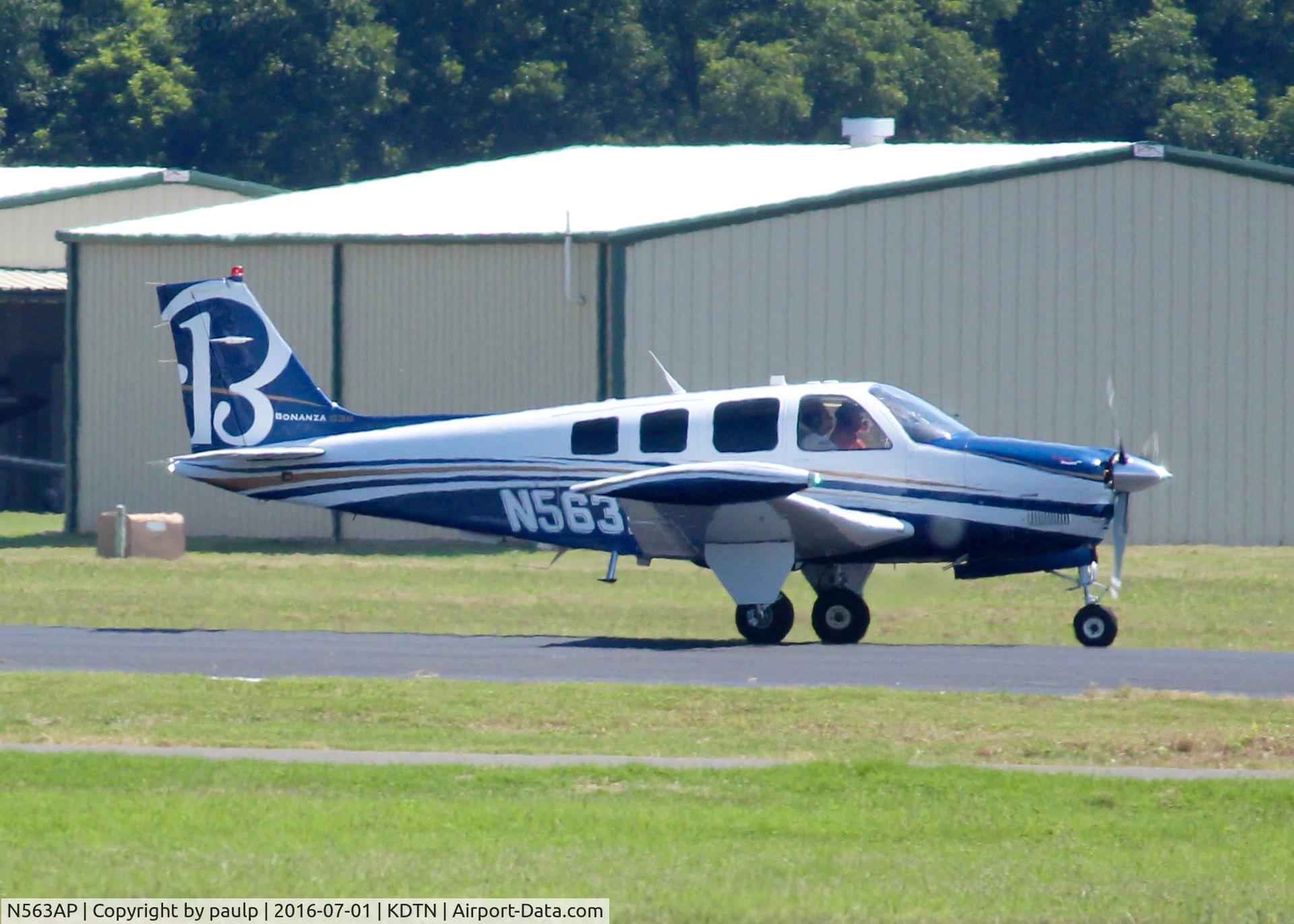 N563AP, Hawker Beechcraft Corp G36 Bonanza C/N E-3967, At Downtown Shreveport.