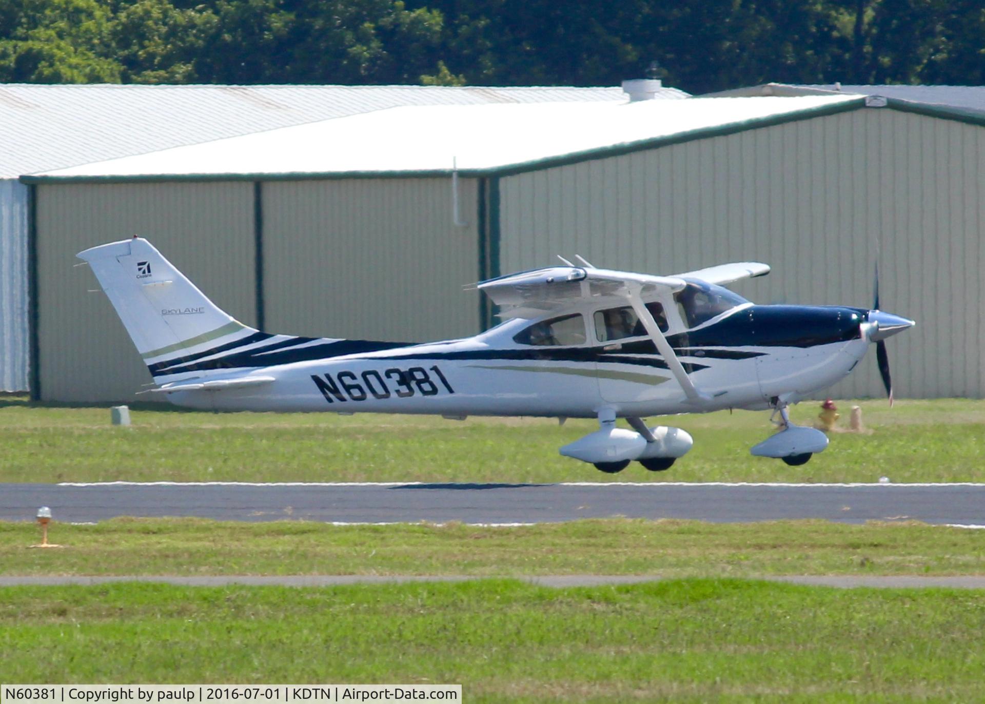 N60381, 2006 Cessna 182T Skylane C/N 18281833, At Downtown Shreveport.