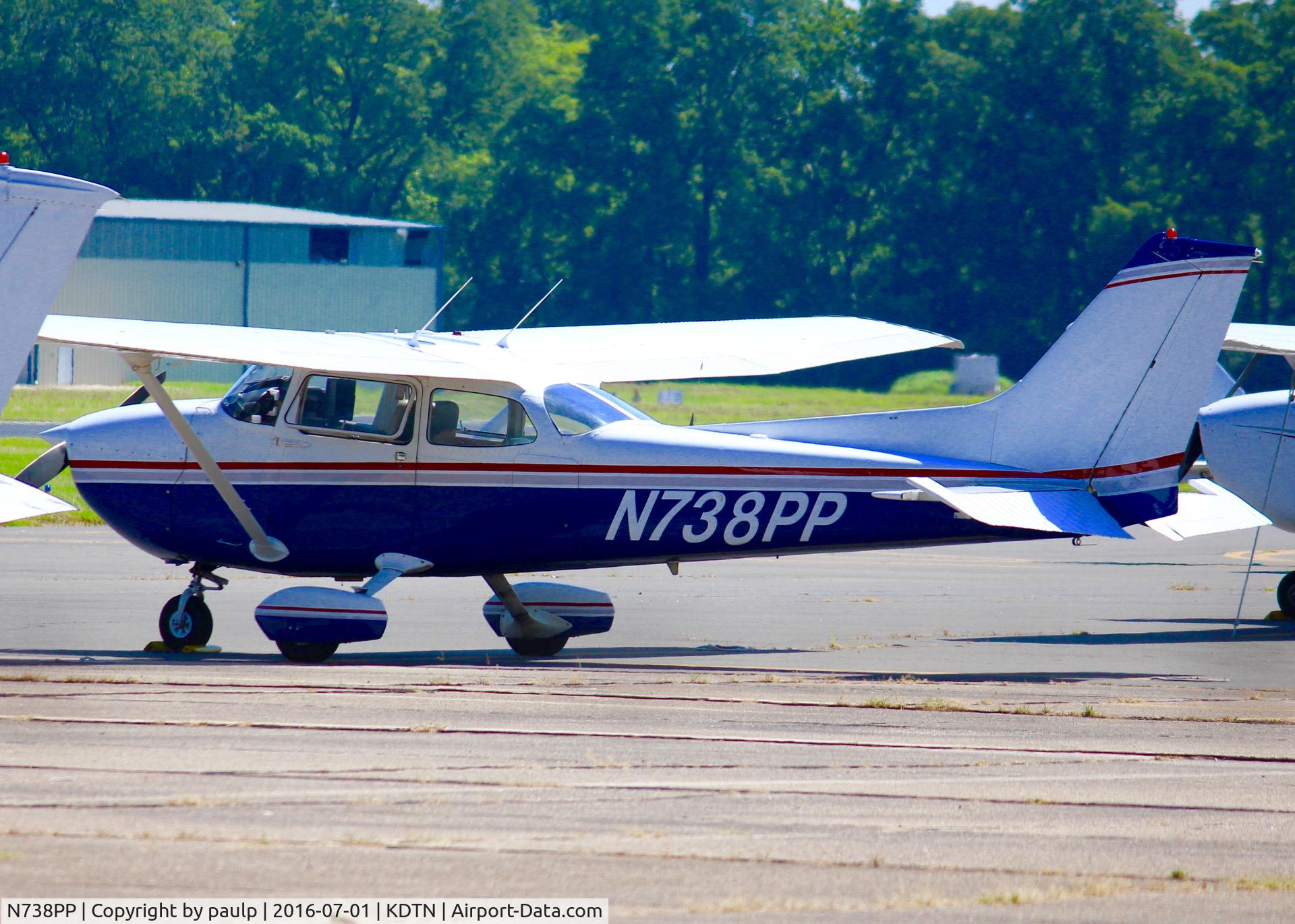 N738PP, 1977 Cessna 172N C/N 17270133, At Downtown Shreveport.