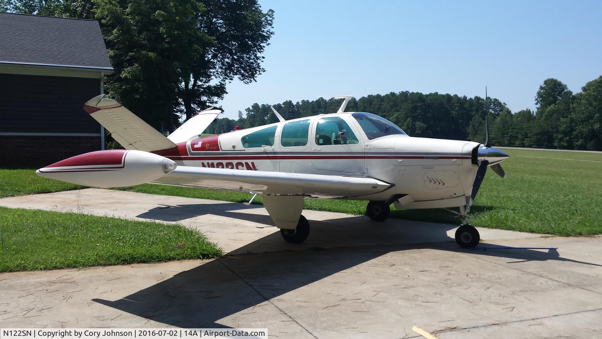 N122SN, 1979 Beech V35B Bonanza C/N D-10283, N122SN at Lake Norman Airpark