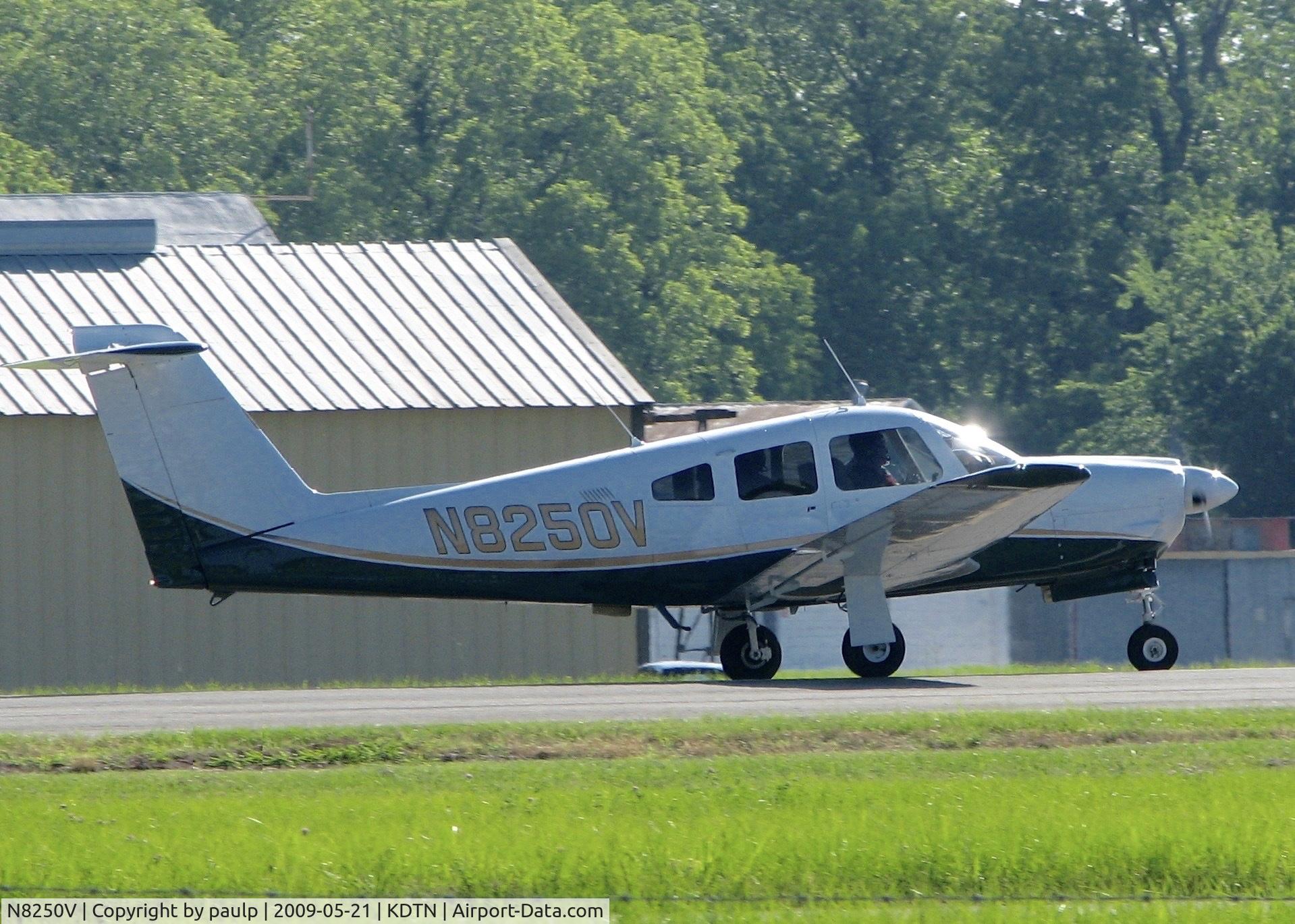 N8250V, 1980 Piper PA-28RT-201 Arrow IV C/N 28R-8018099, At Downtown Shreveport.