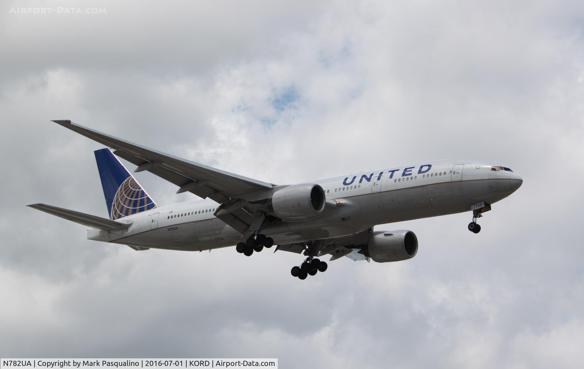 N782UA, 1997 Boeing 777-222 C/N 26948, Boeing 777-200