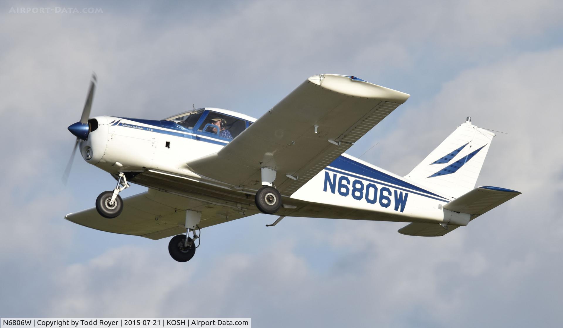 N6806W, 1965 Piper PA-28-140 Cherokee C/N 28-20941, Airventure 2015