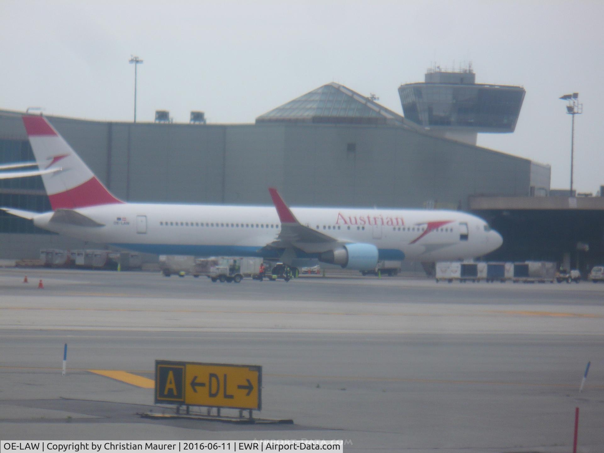 OE-LAW, 1992 Boeing 767-3Z9/ER C/N 26417, Austrian 763