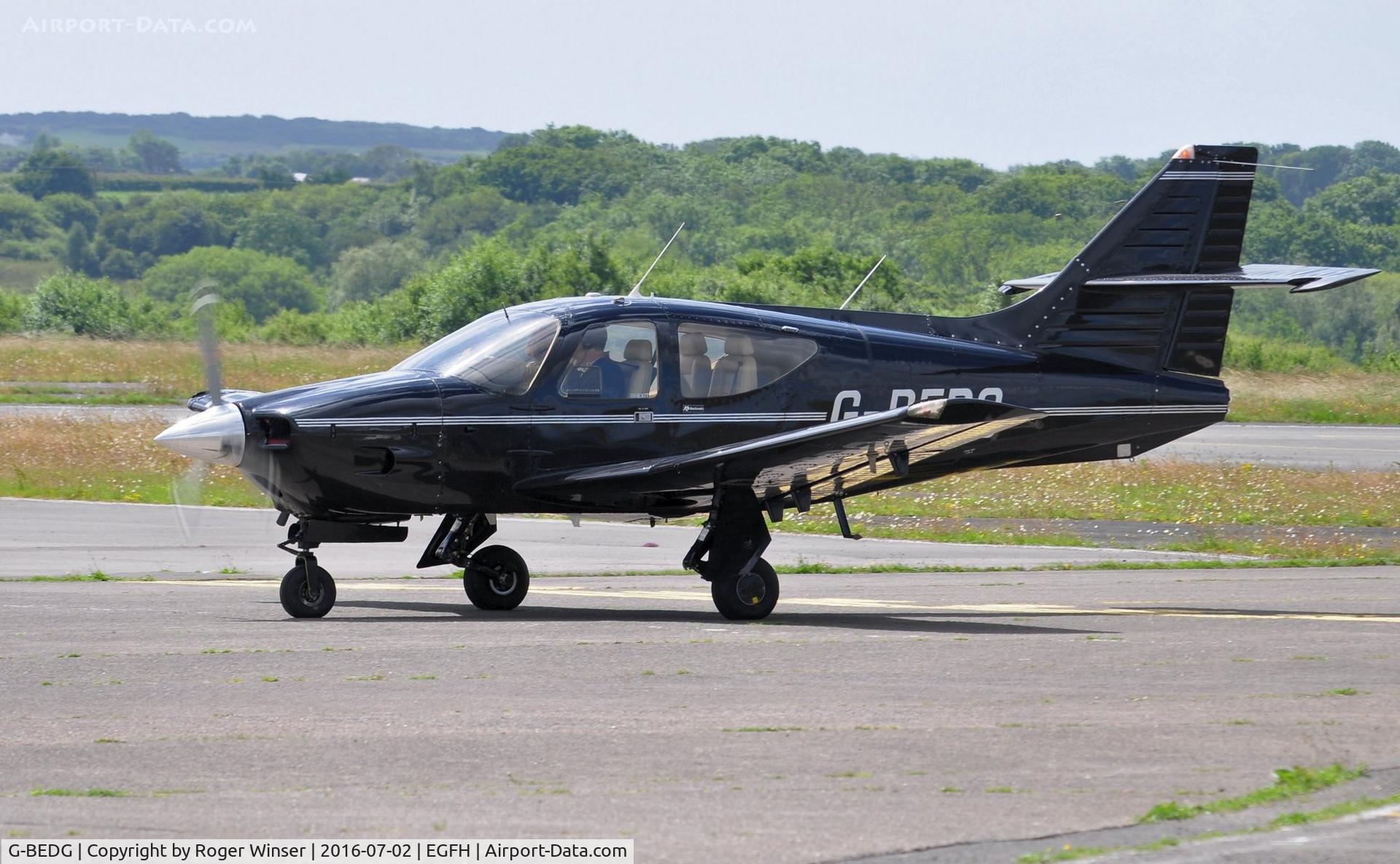 G-BEDG, 1976 Rockwell International 112 Commander C/N 482, Visiting Commander.