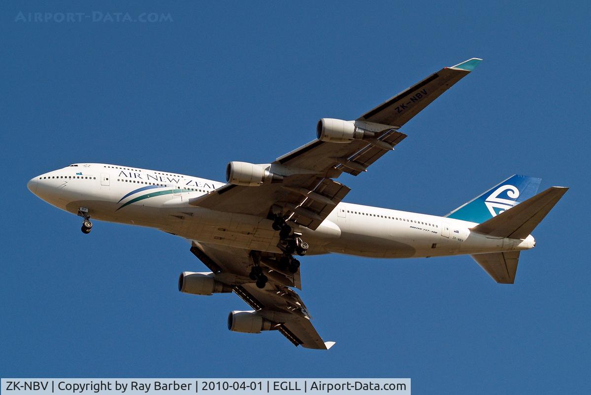 ZK-NBV, 1998 Boeing 747-419 C/N 26910, ZK-NBV   Boeing 747-419 [26910] (Air New Zealand) Home~G 01/04/2010. On approach 27R.