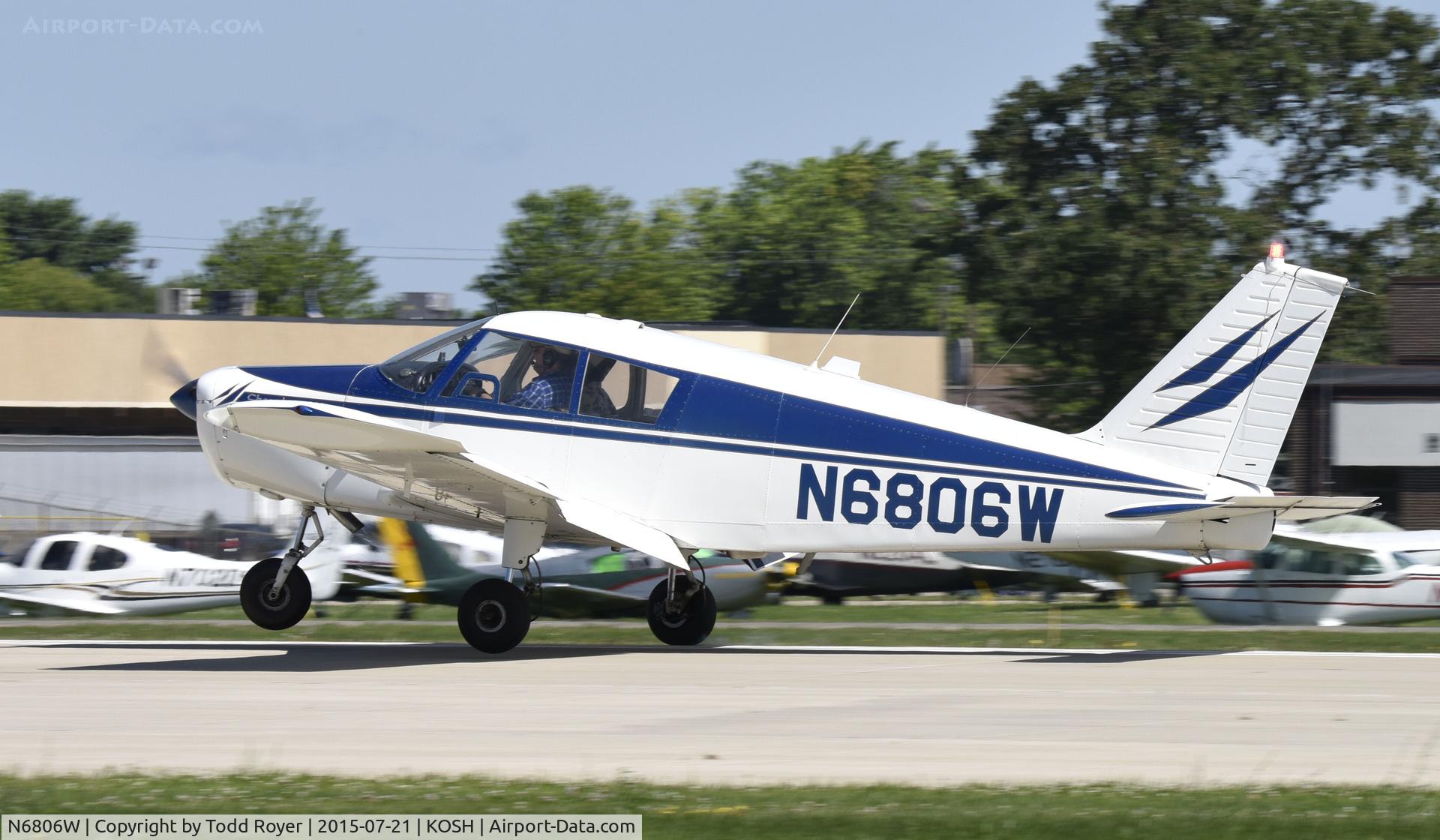 N6806W, 1965 Piper PA-28-140 Cherokee C/N 28-20941, Airventure 2015