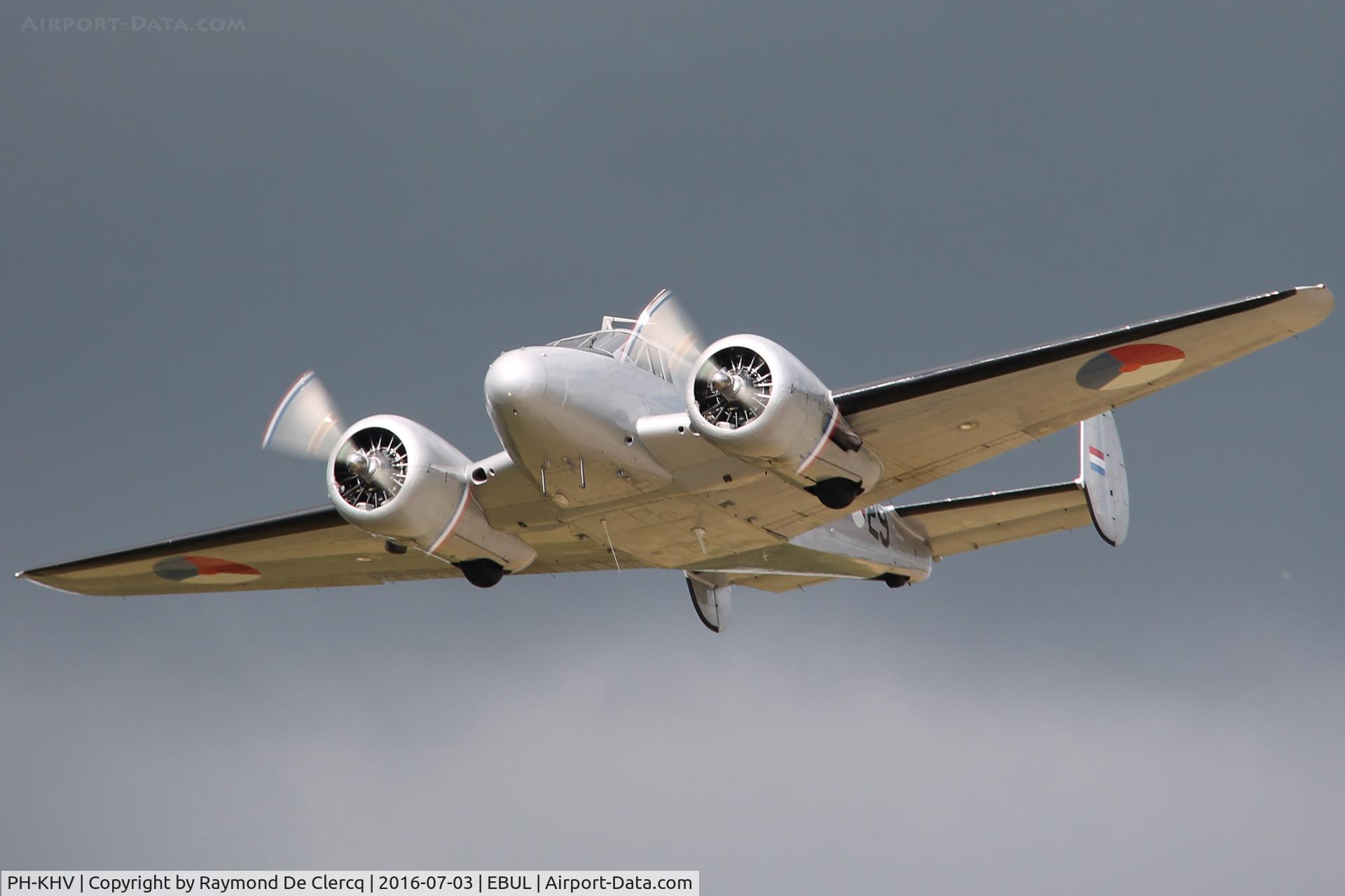 PH-KHV, 1952 Beech Expeditor 3NM (D18S) C/N A-904/CA-254, Departing Ursel Avia 2016.