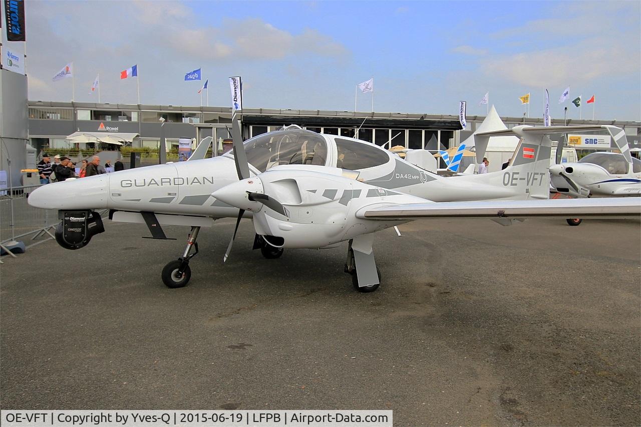 OE-VFT, Diamond DA-42 NG Turbo Twin Star C/N 42.379, Diamond DA-42HK-36TC Twin Star, Static display, Paris-Le Bourget airport (LFPB-LBG) Air show 2015