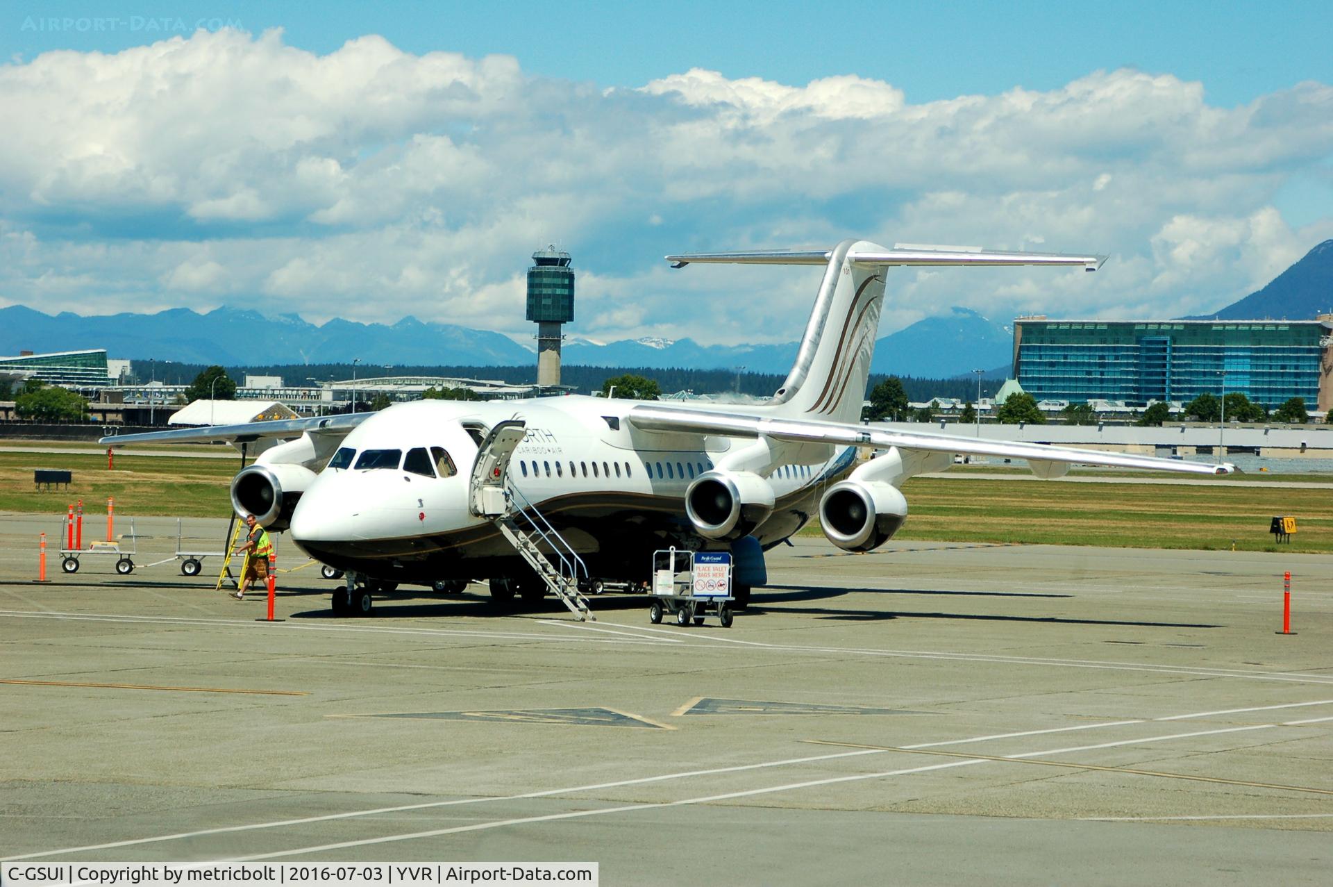 C-GSUI, 2000 British Aerospace Avro 146-RJ100 C/N E3369, South Terminal,YVR