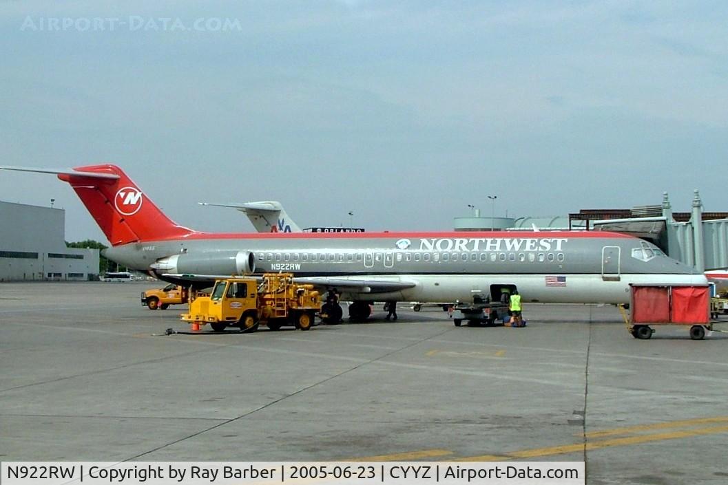 N922RW, 1968 Douglas DC-9-31 C/N 47182, McDonnell Douglas DC-9-31 [47182] (Northwest Airlines) Toronto-Pearson Int'l~C 23/06/2005