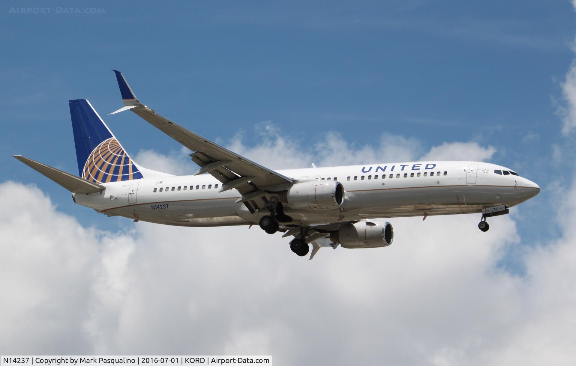 N14237, 1999 Boeing 737-824 C/N 28802, Boeing 737-800