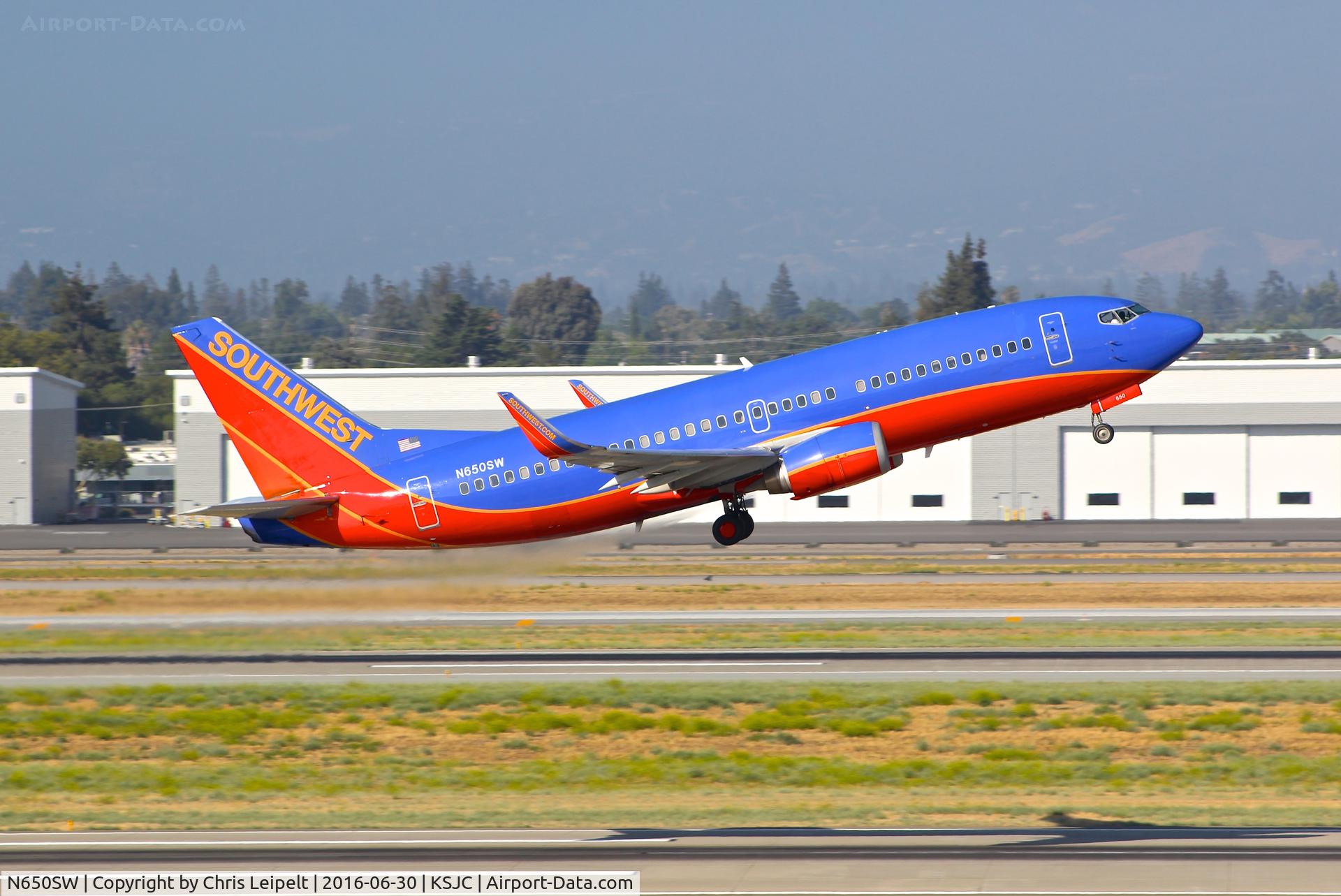 N650SW, 1997 Boeing 737-3H4 C/N 27720, Southwest departing in their Boeing 737-300 at San Jose International Airport, CA.