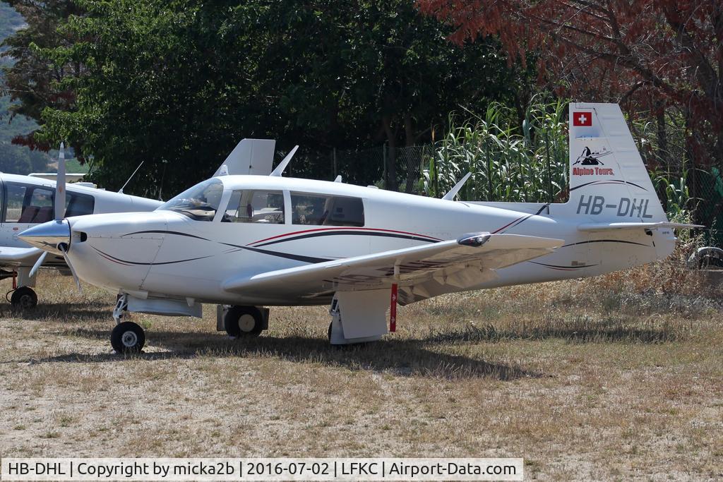 HB-DHL, 1988 Mooney M20J 201 C/N 24-1685, Parked